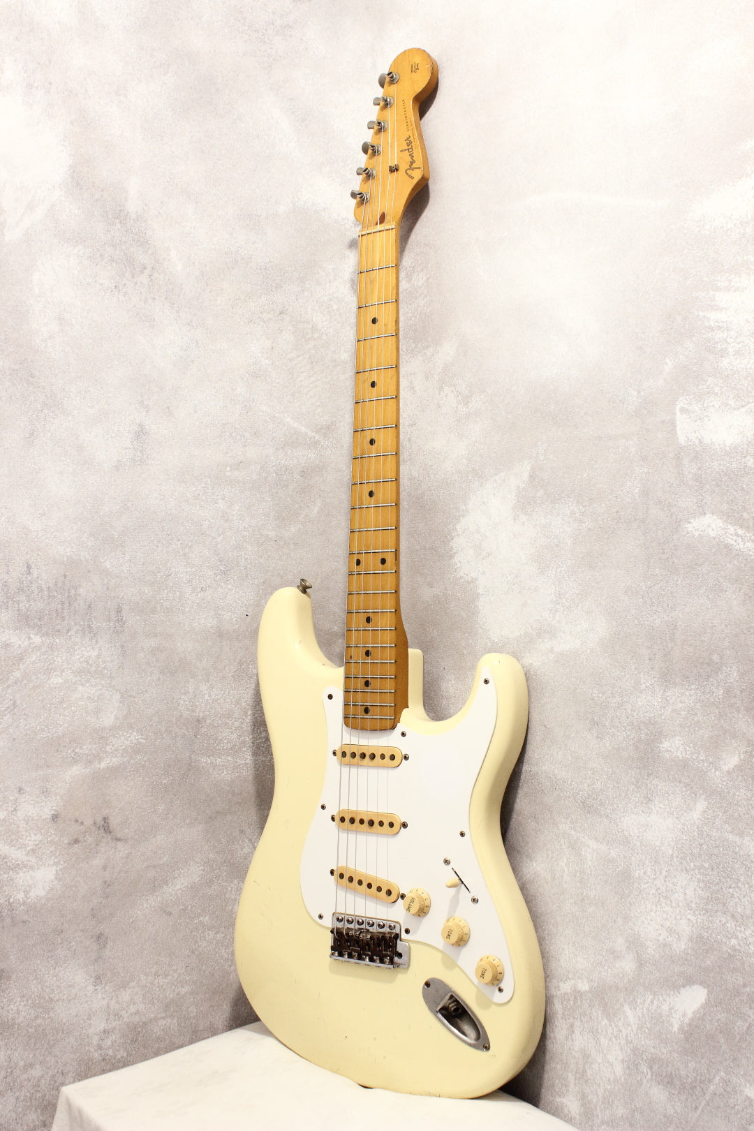 Fender Japan '57 Stratocaster ST57-55 Vintage White 1989