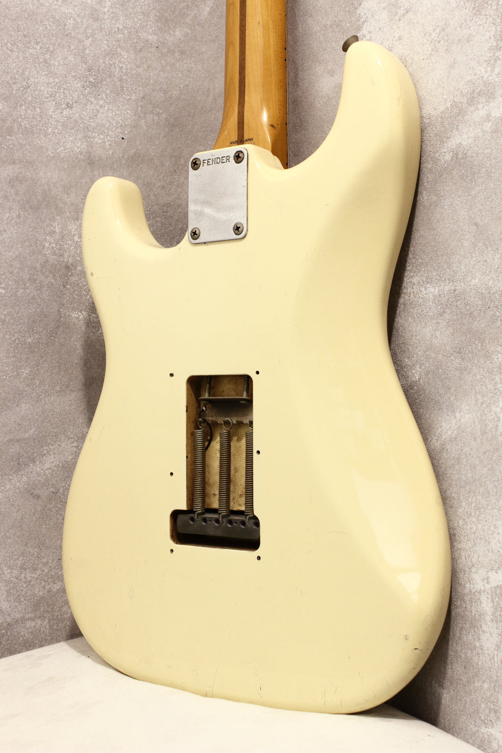 Fender Japan '57 Stratocaster ST57-55 Vintage White 1989