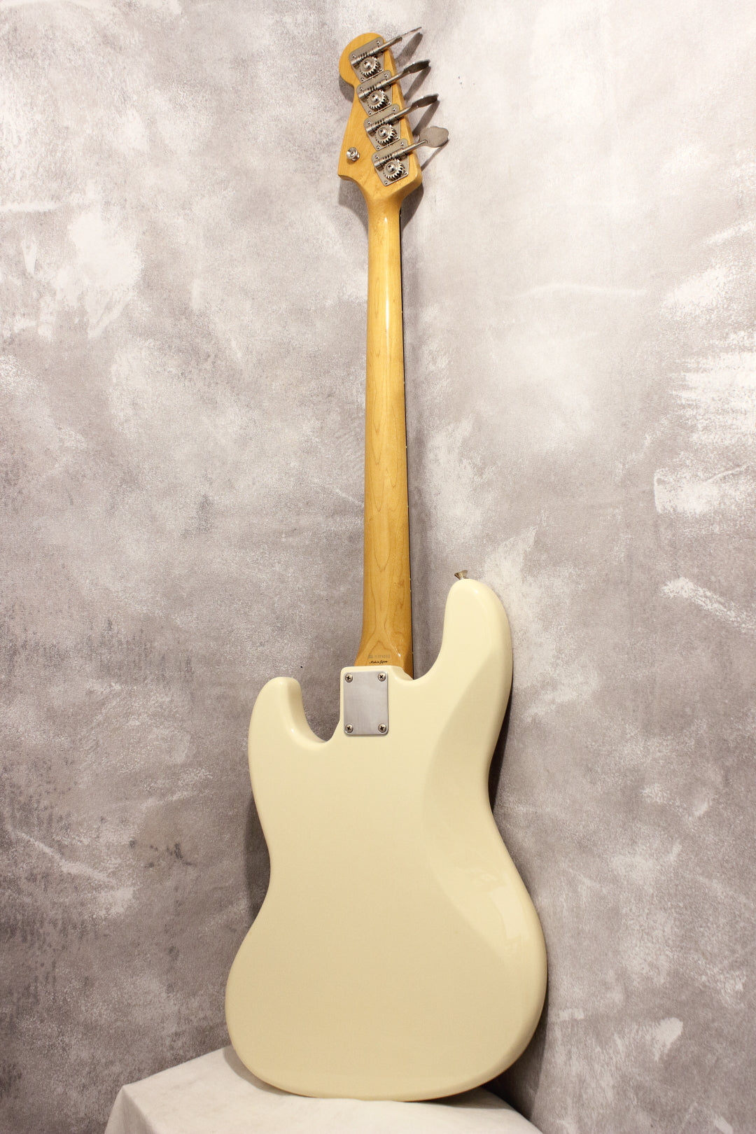 Fender Japan ‘62 Jazz Bass JB62-80 Vintage White 1993