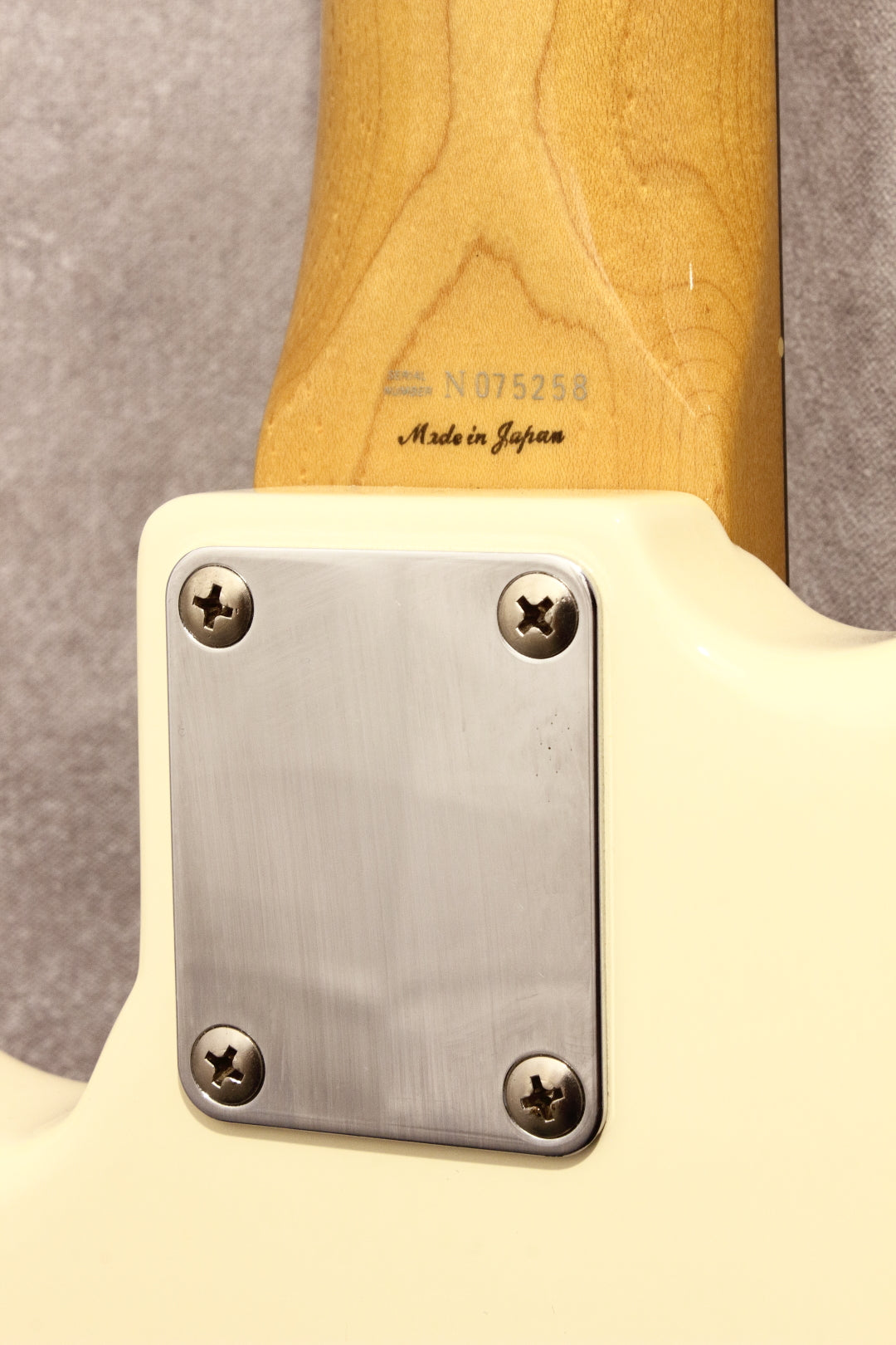 Fender Japan ‘62 Jazz Bass JB62-80 Vintage White 1993