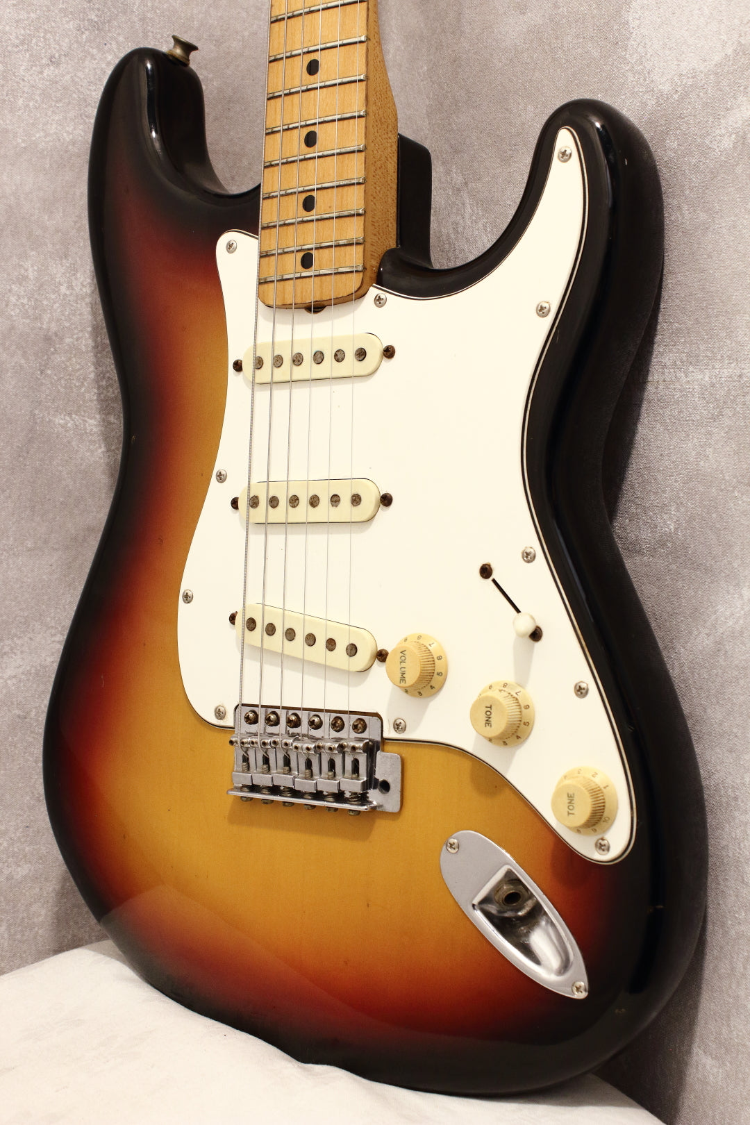 Aria Pro II ST-400 Stagecaster Sunburst 1978