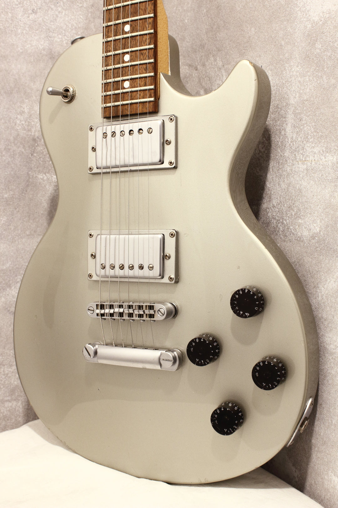 Charvel Refinement R-S43 Silver 1999