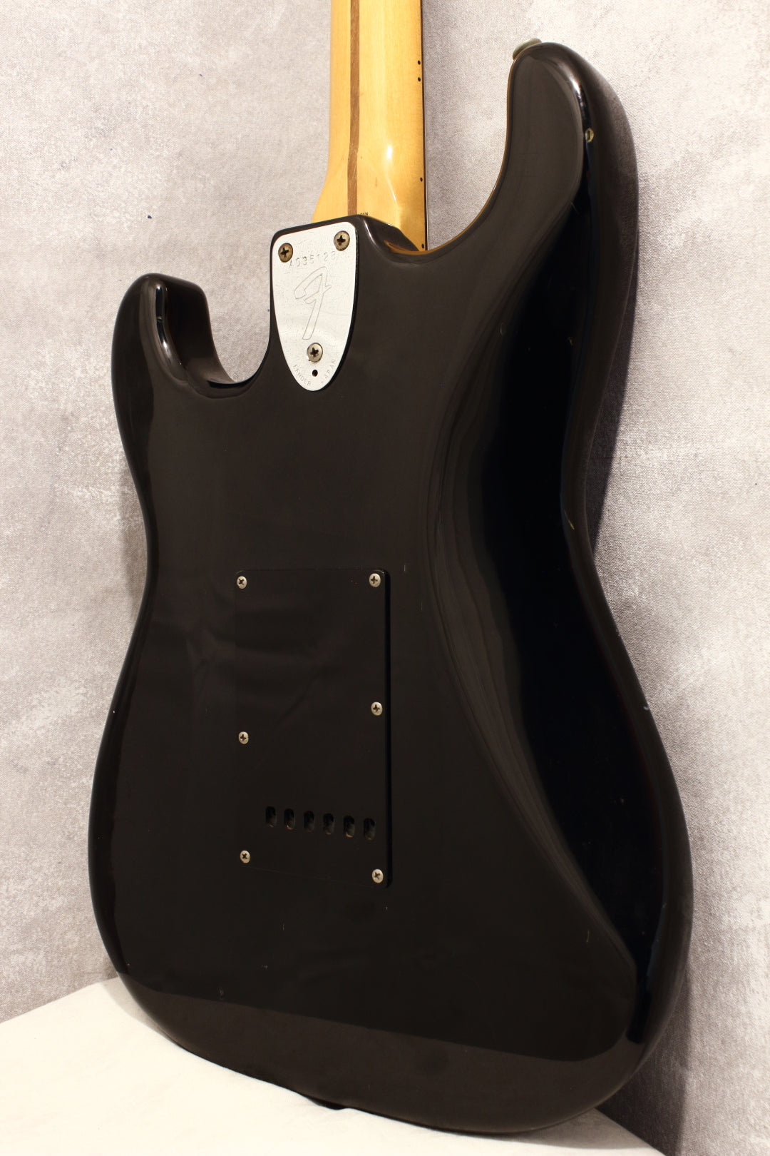 Fender Japan '72 Stratocaster ST72-55 Black 1985