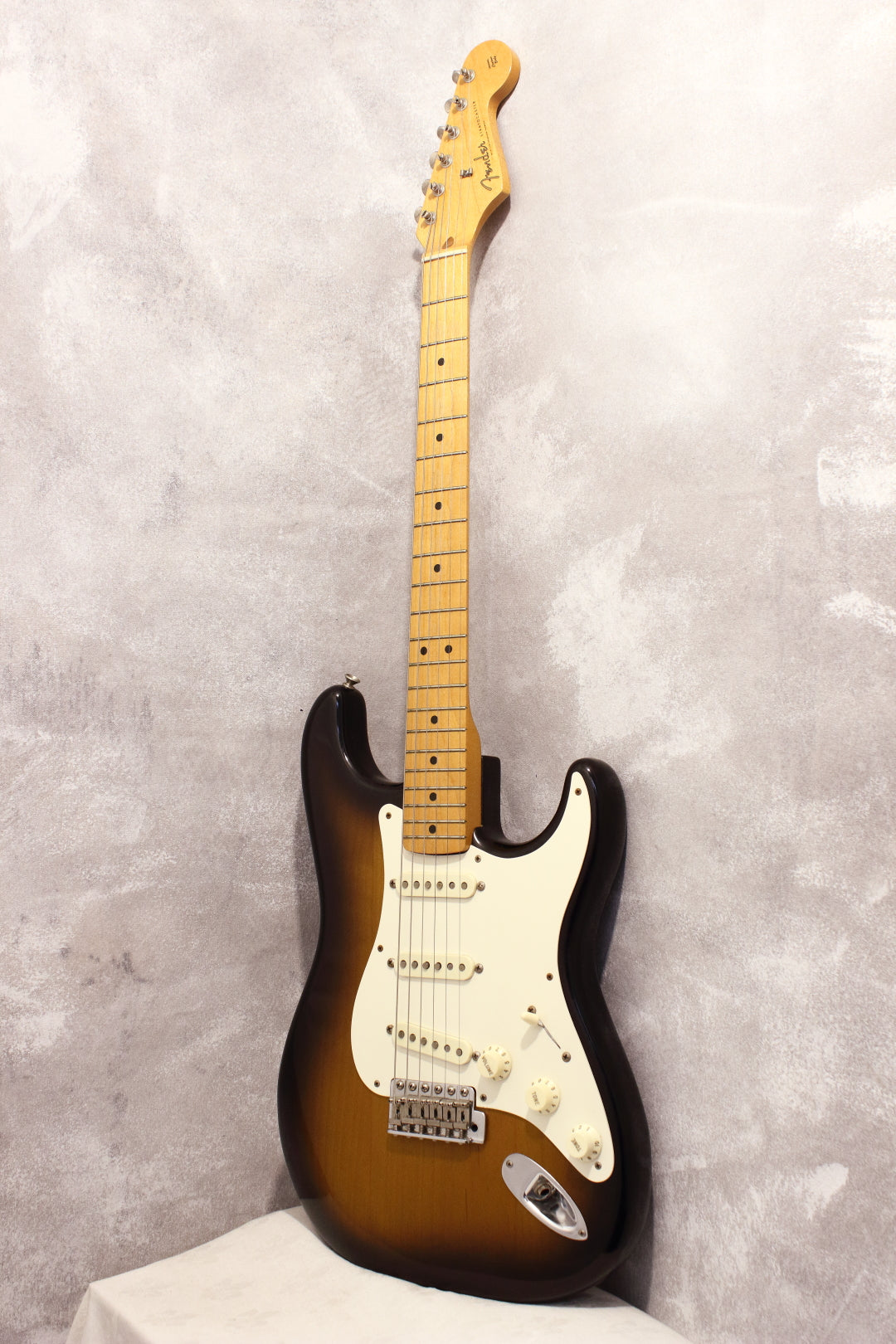 Fender American Vintage '57 Stratocaster Sunburst 1983