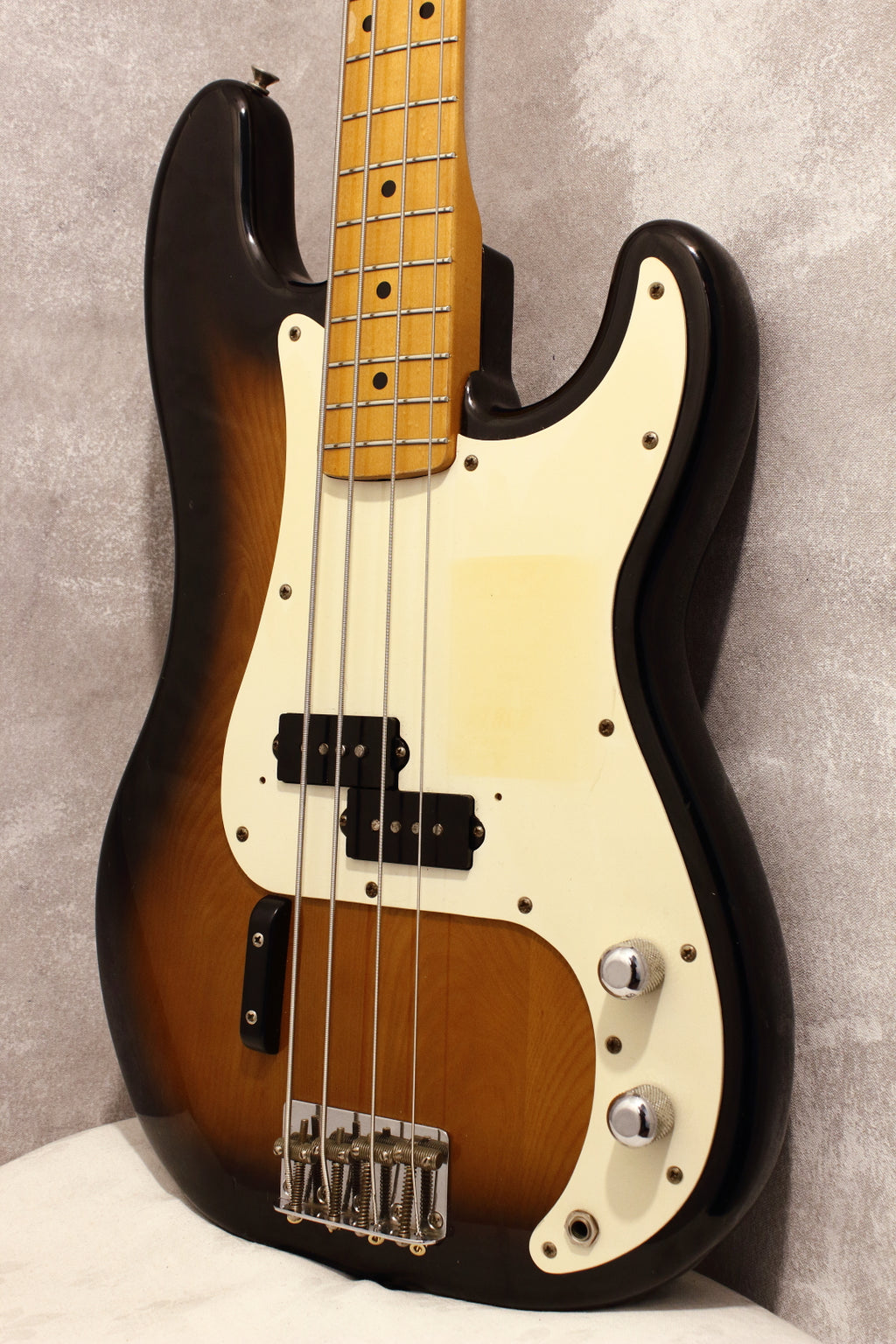 Fender Japan '57 Precision Bass PB57-70 Sunburst JV Serial 1982