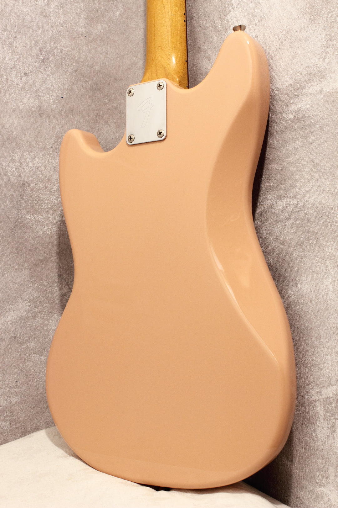 Fender Made In Japan Traditional 70s Mustang Flamingo Pink 2017