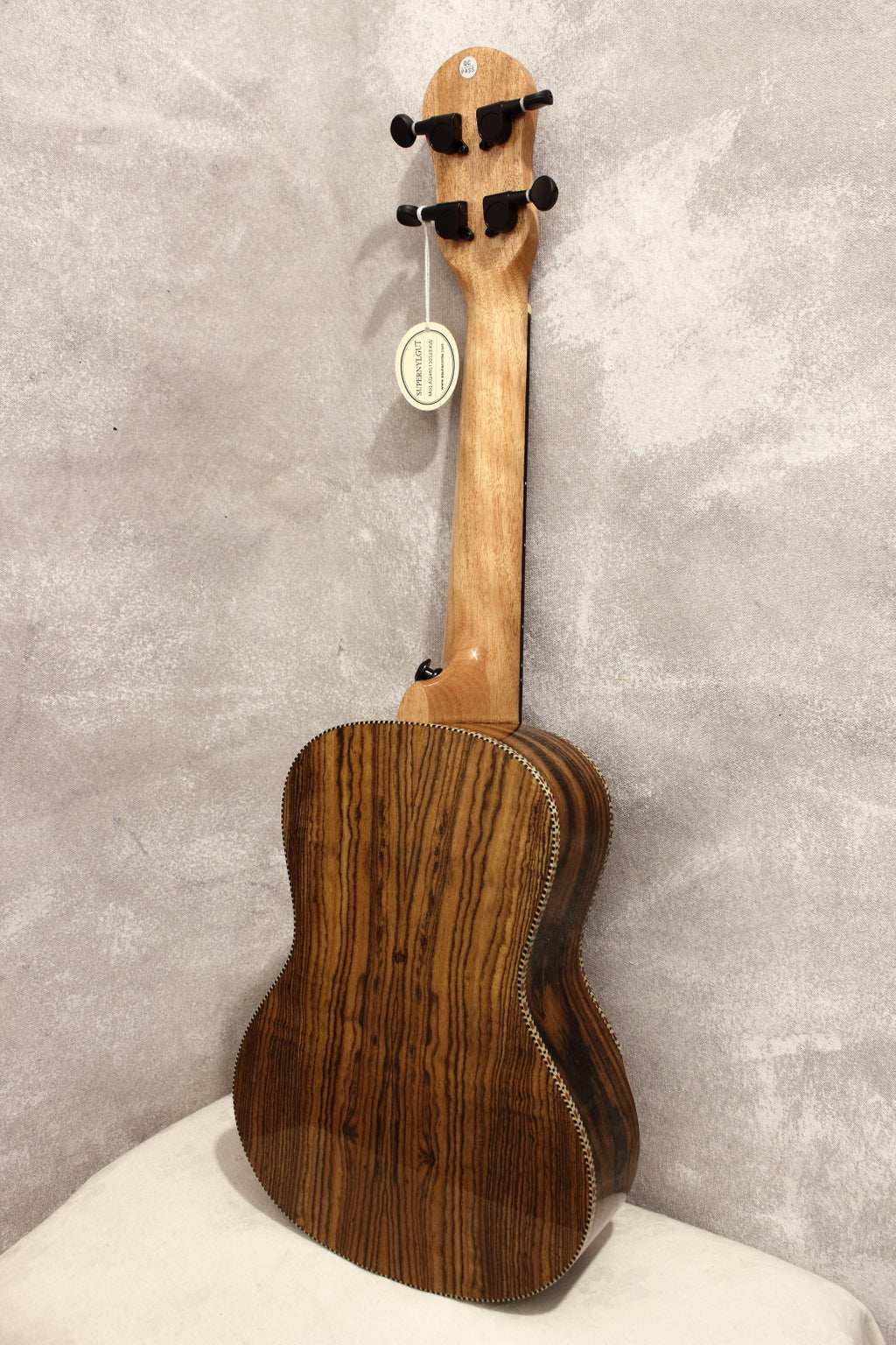 Barnes & Mullins Becote Concert Ukulele