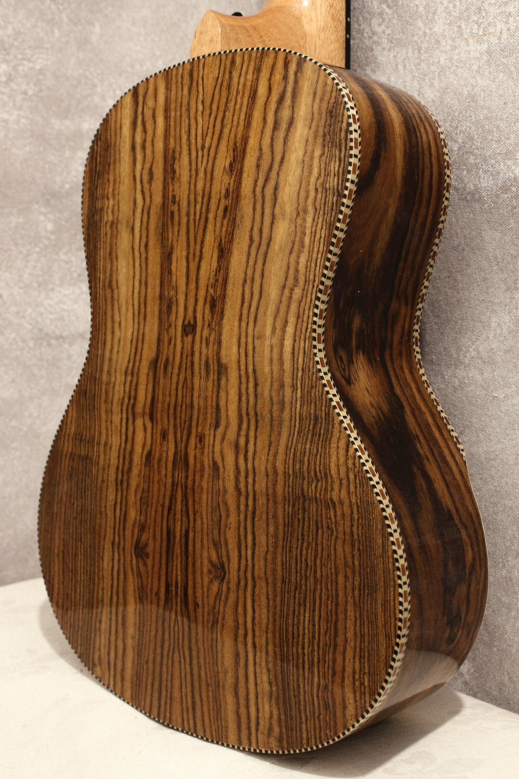 Barnes & Mullins Becote Concert Ukulele
