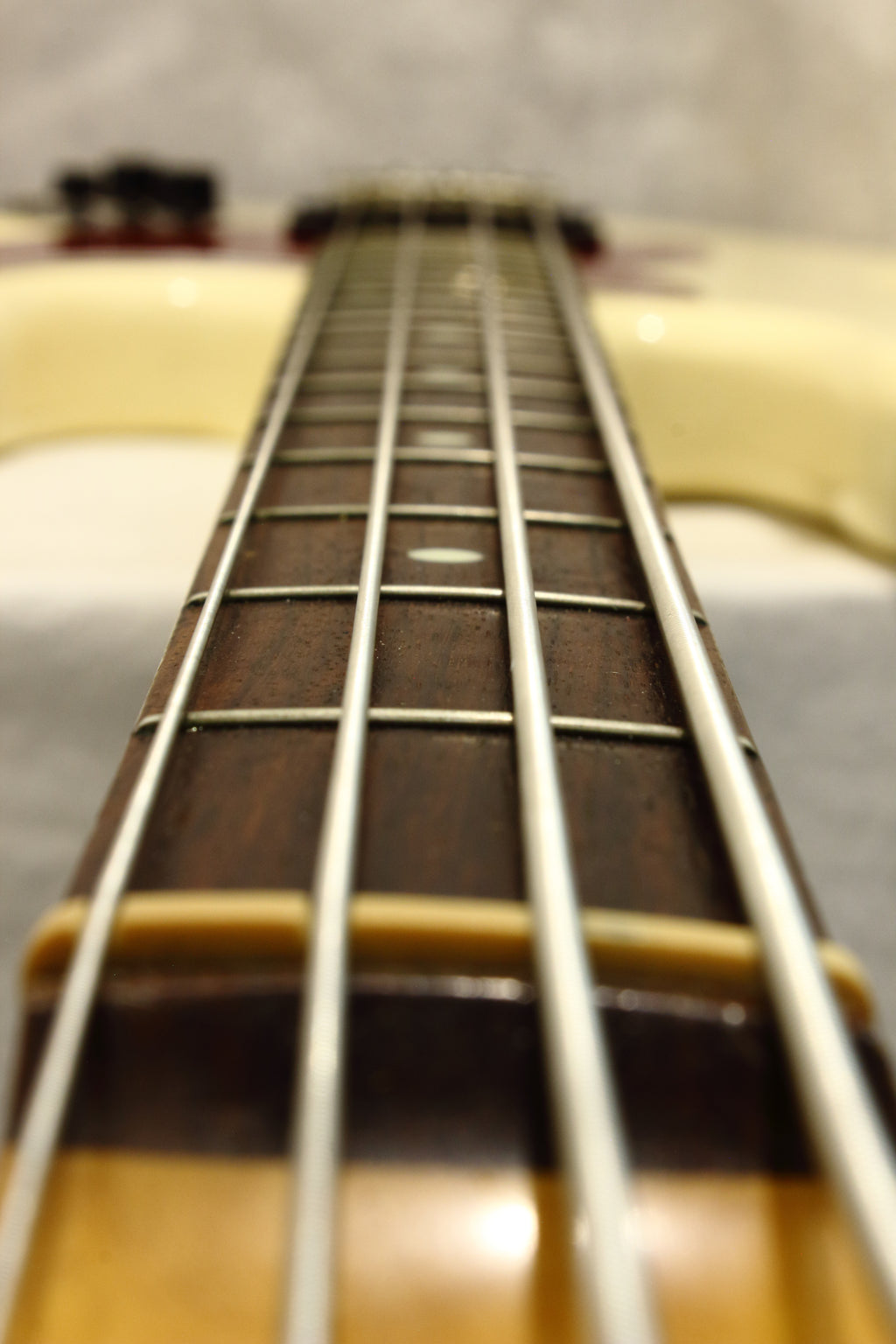 Fender Japan ‘62 Jazz Bass JB62-55 Vintage White 1989