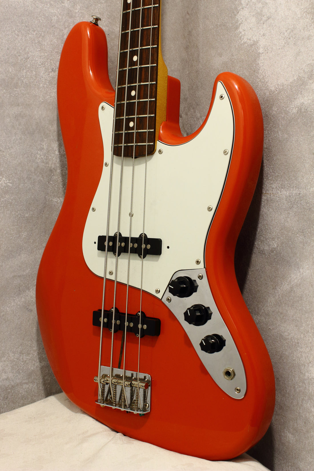 Fender Japan ‘62 Jazz Bass JB62-58 Fiesta Red 2004