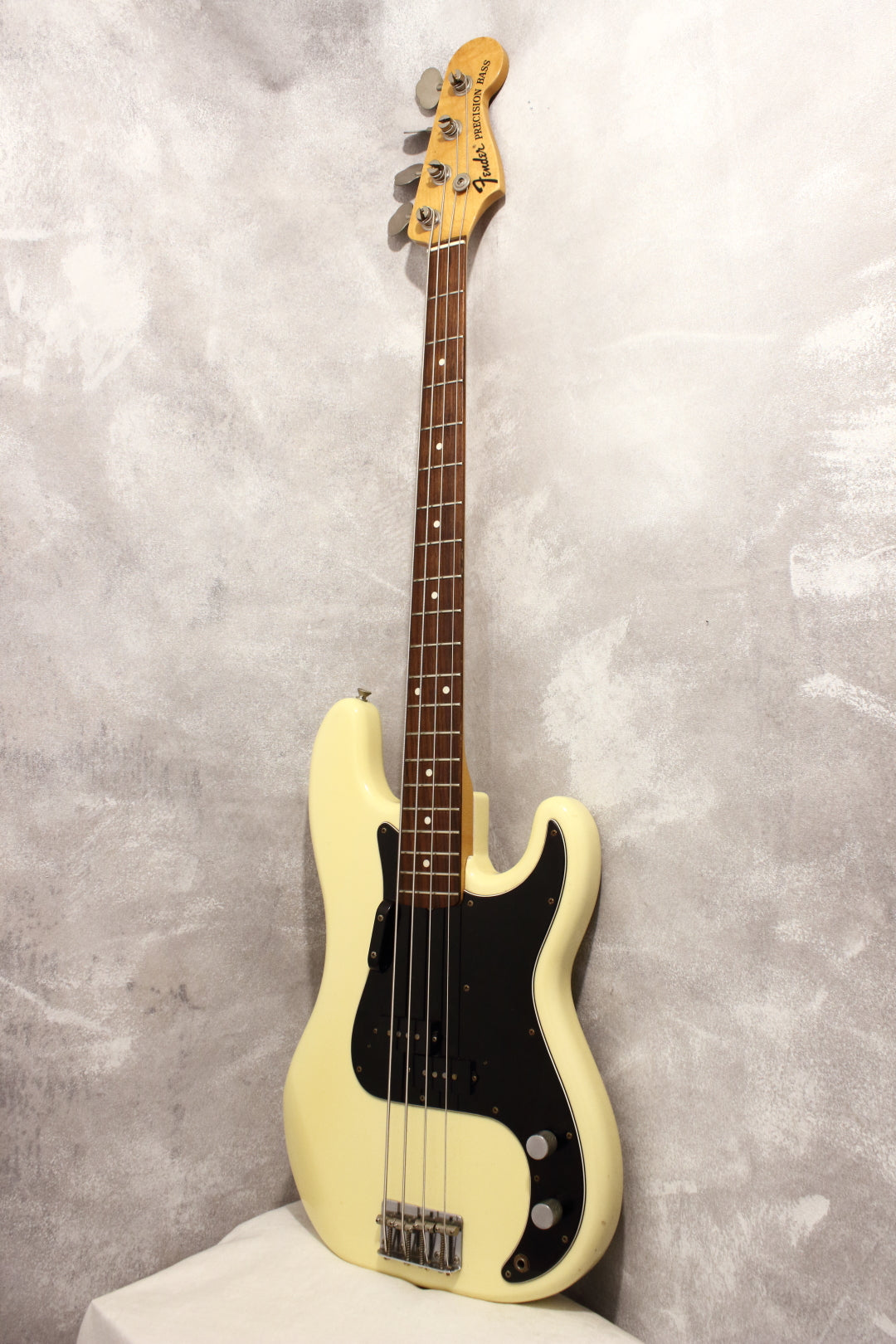 Fender Japan '70 Precision Bass PB70-85 Olympic White 1993