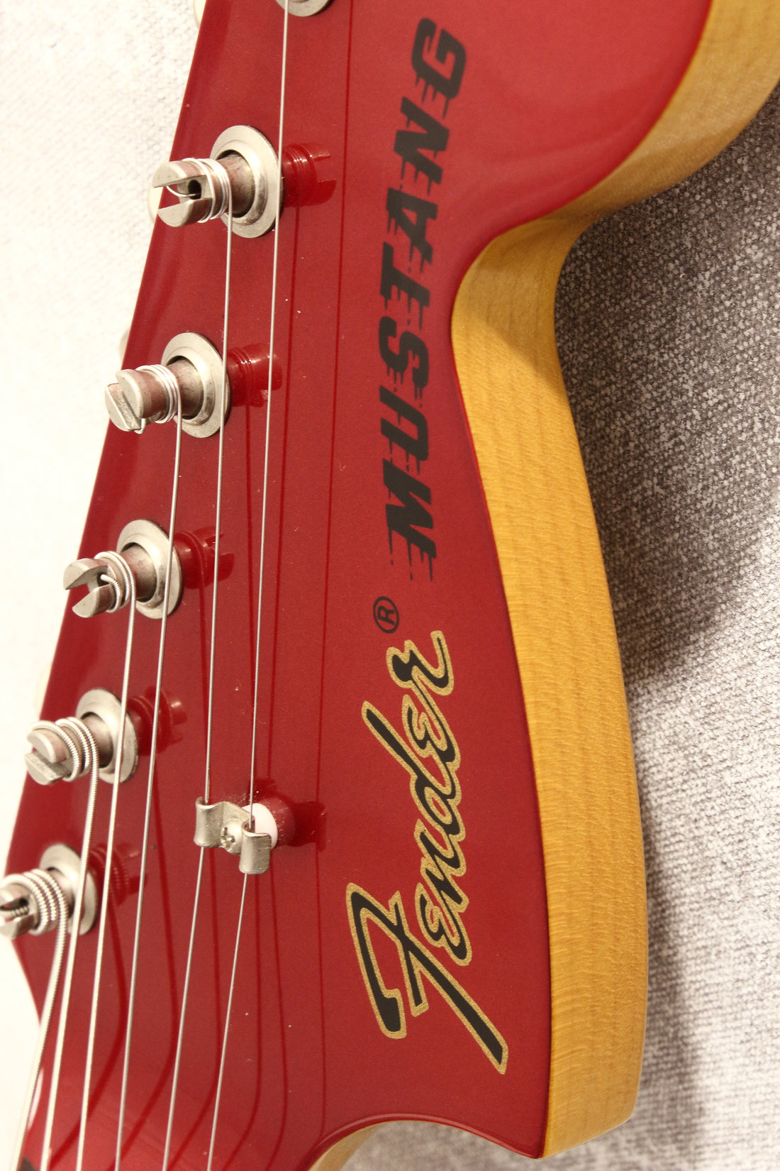 Fender Japan '69 Mustang MG69 Candy Apple Red 2010