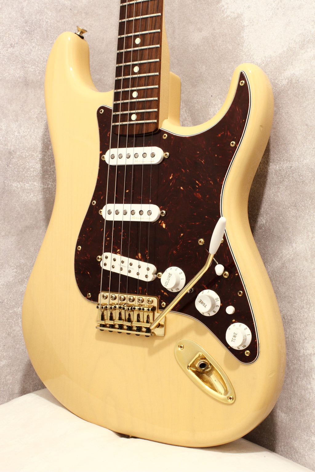 Fender Deluxe Stratocaster Butterscotch 2012