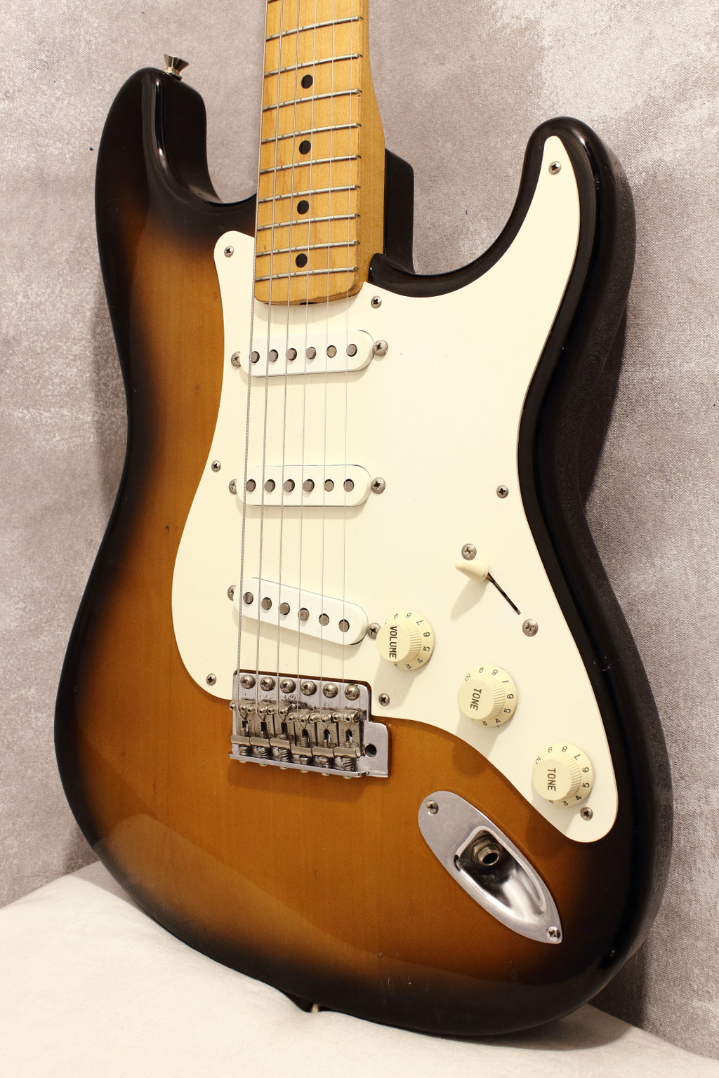 Fender Japan '57 Stratocaster Sunburst ST57-70 1995