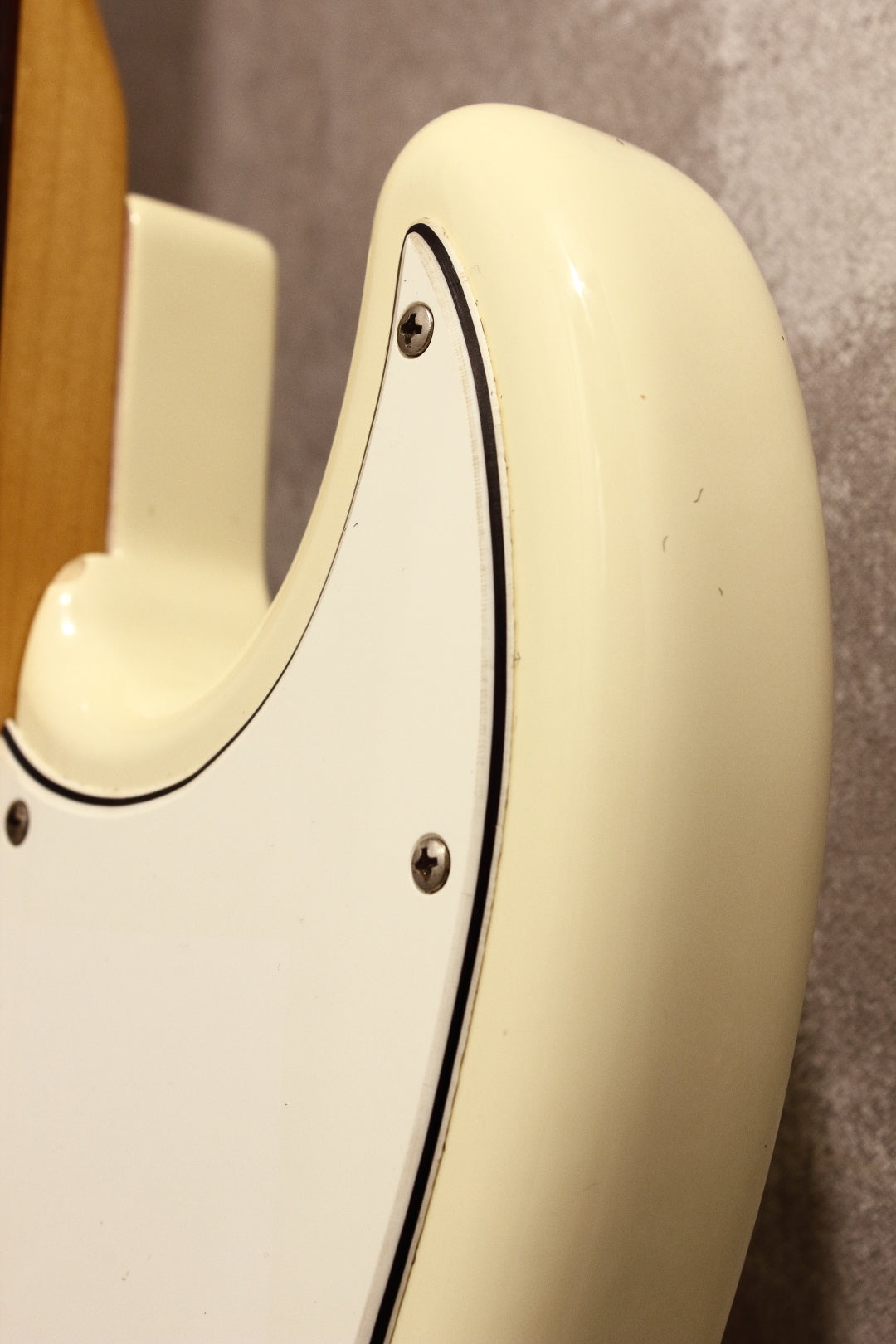 Fender Japan ‘62 Jazz Bass JB62-75 Vintage White JV Serial 1982