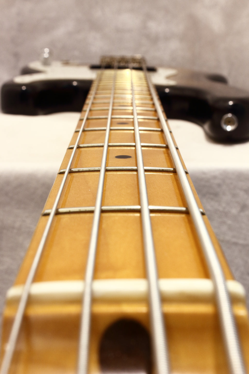 Edwards E-PB-83/LT Bass Sunburst 2011