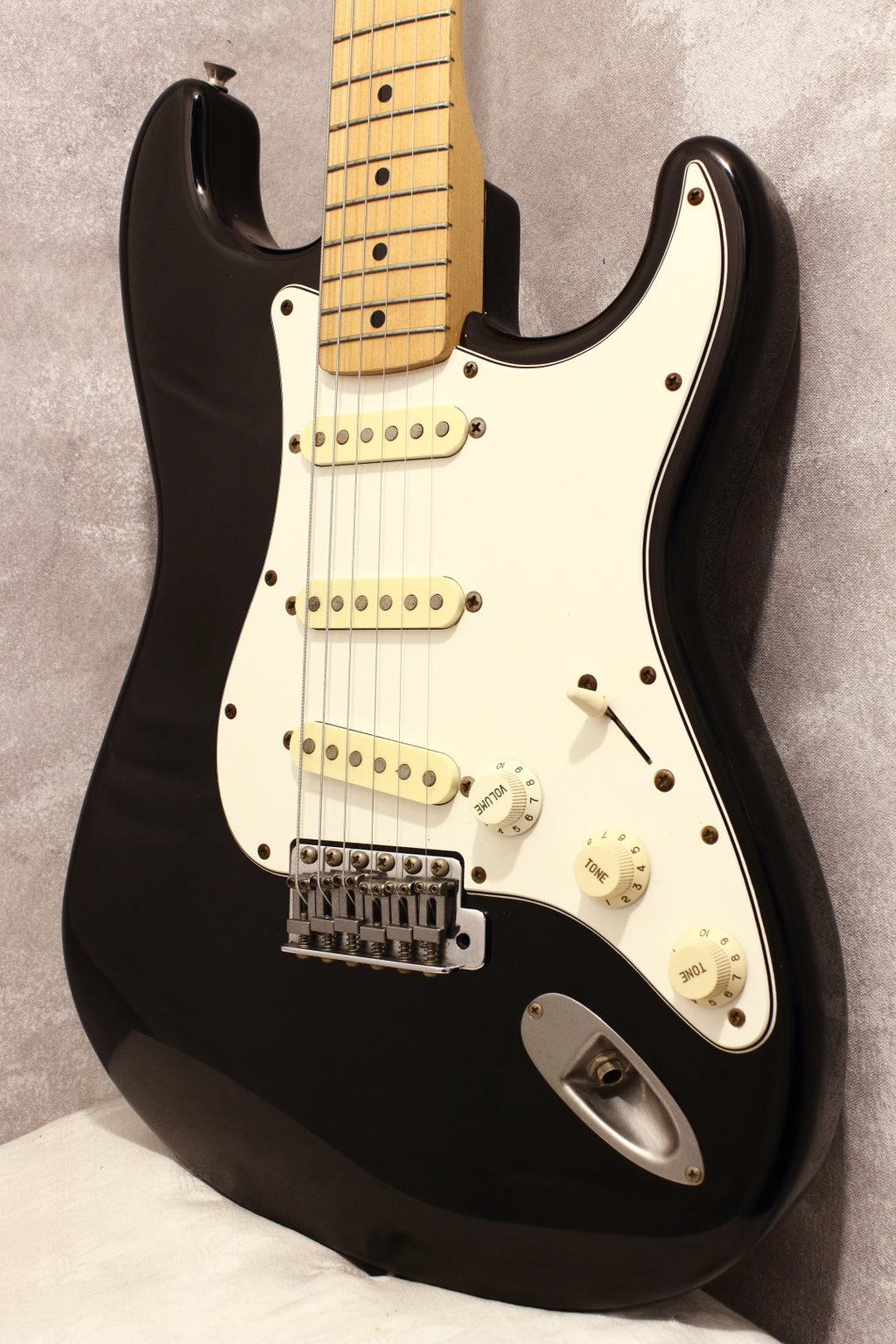 Fender Japan '72 Stratocaster ST72-58 Black 1993