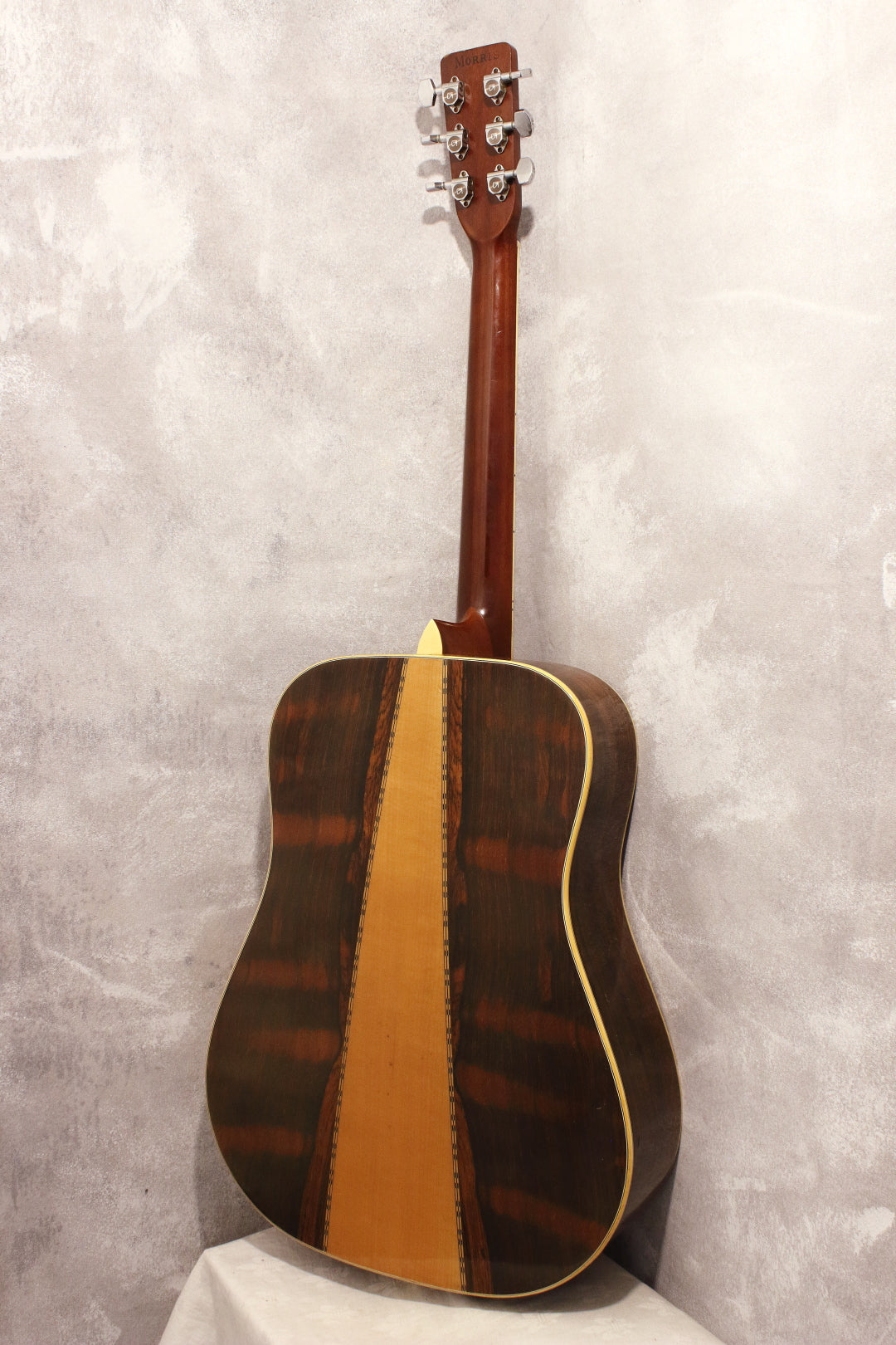 Morris W-40 Dreadnought Acoustic 1973