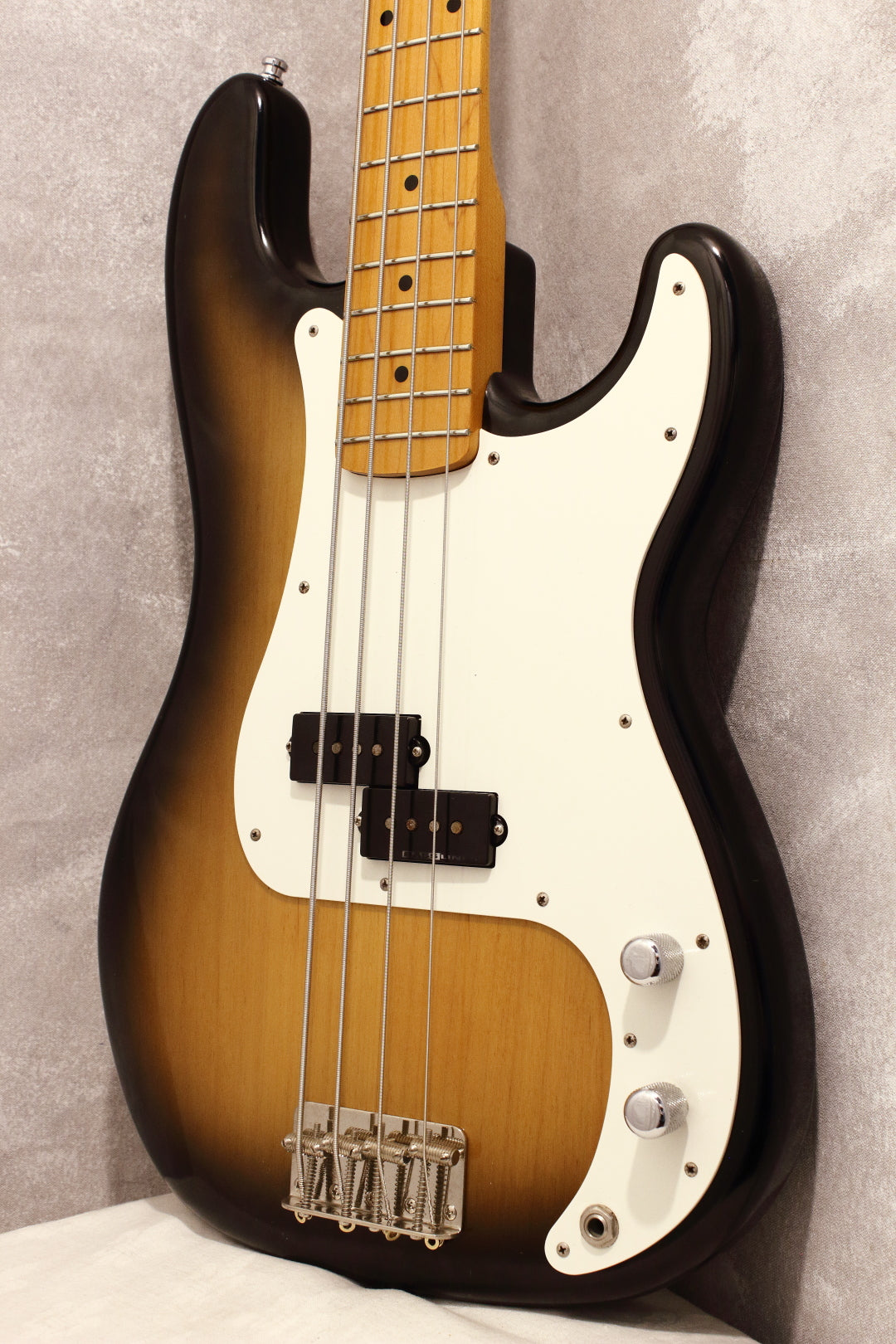 Edwards E-PB-83/LT Bass Sunburst 2011