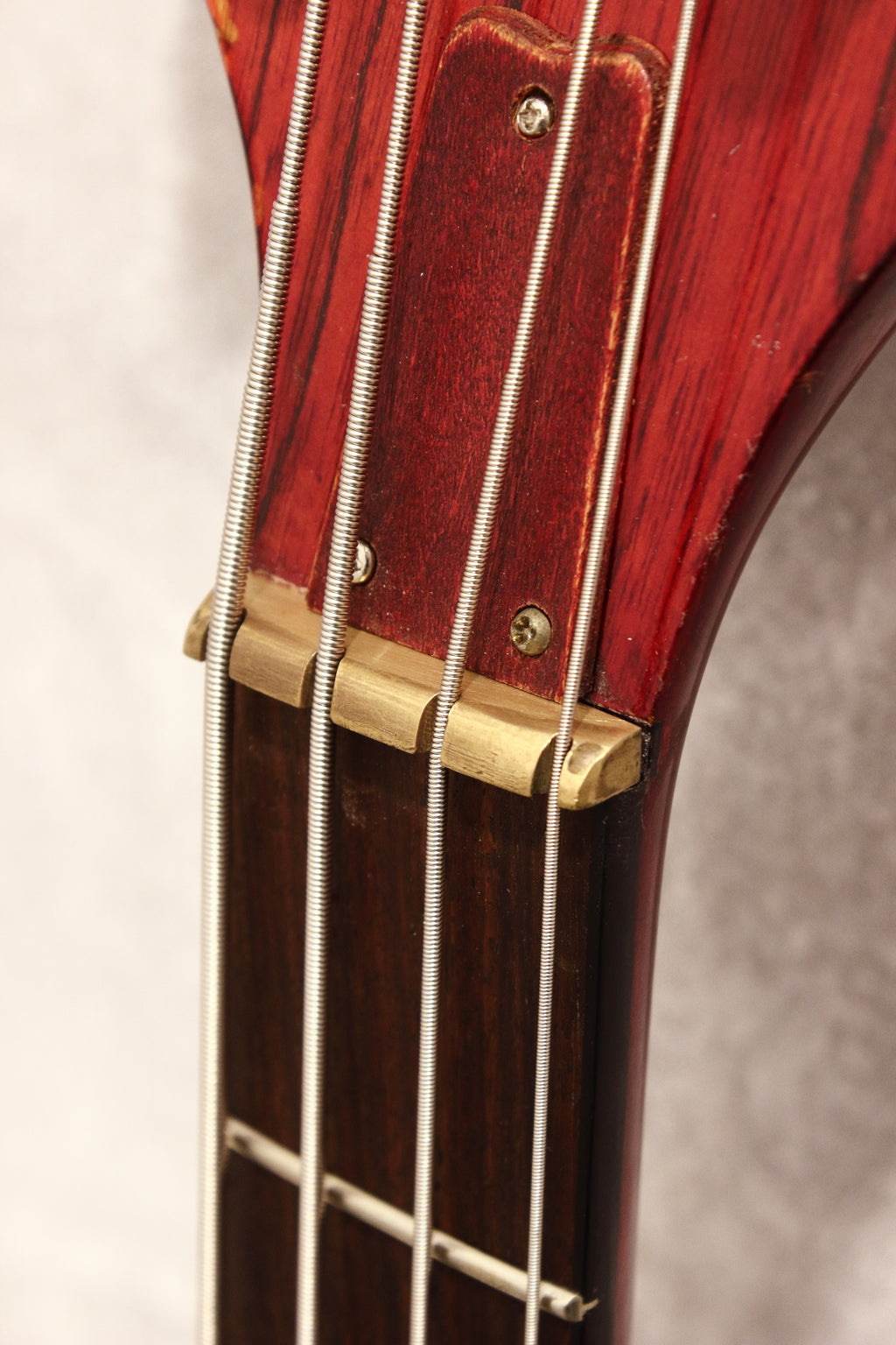 Washburn Force 40 Bass Transparent Cherry 1981