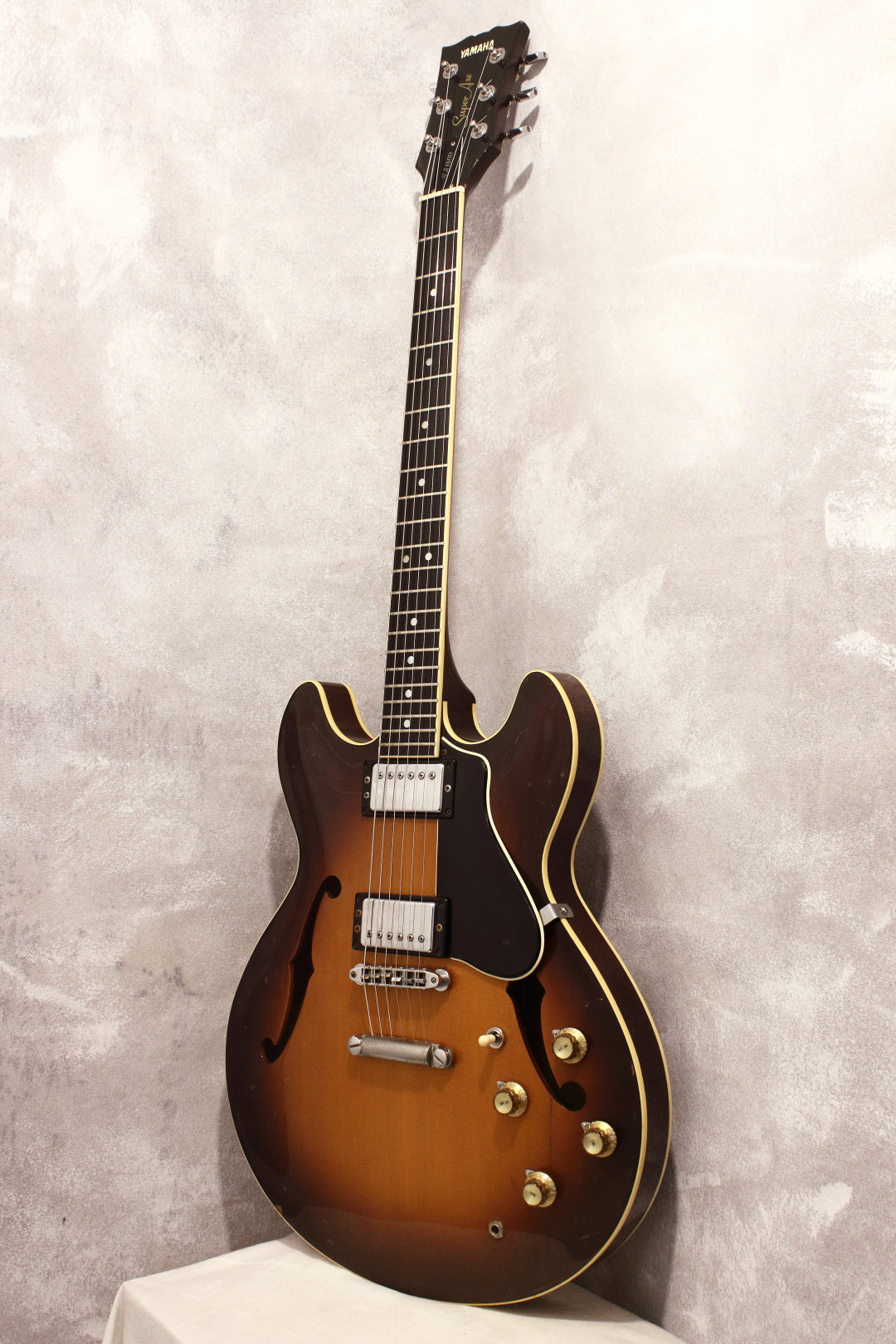 Yamaha SA1800 Semi Hollow Brown Sunburst 1983