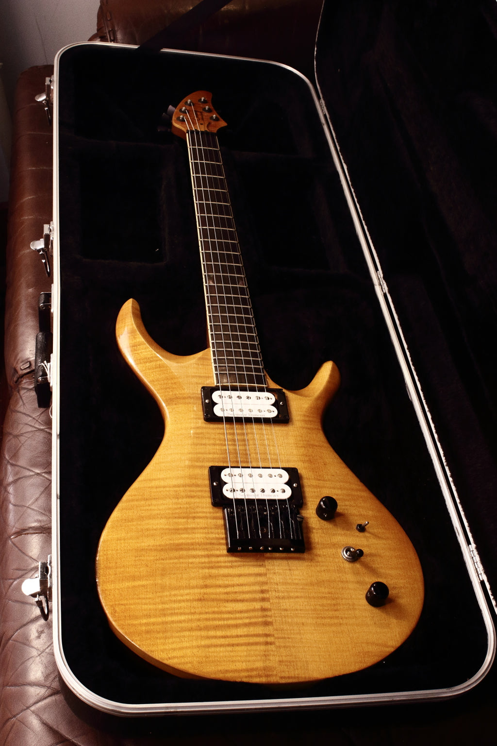 Crossley G-Series Custom Amber 2008