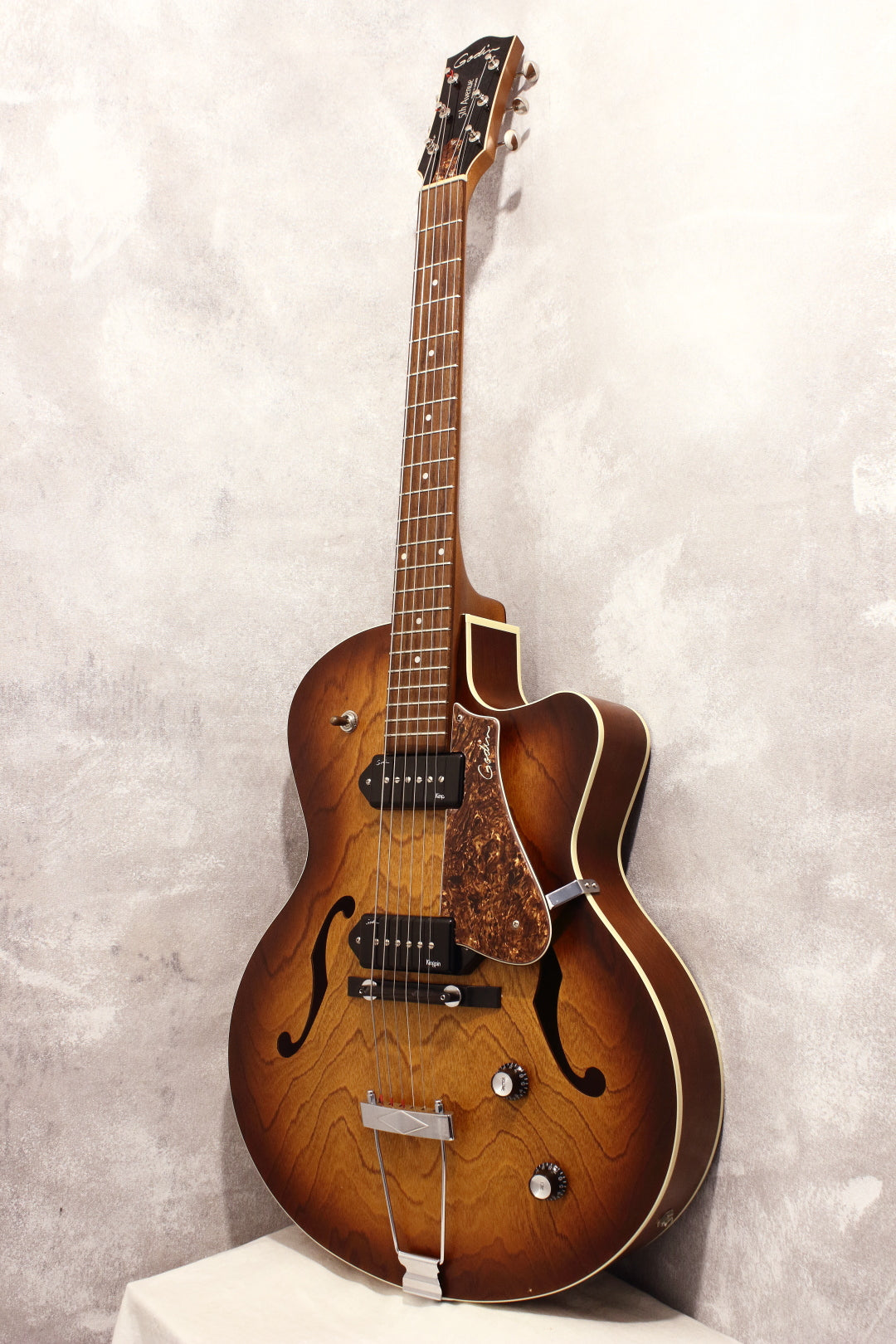 Godin 5th Avenue CW Kingpin II Cognac Burst 2018