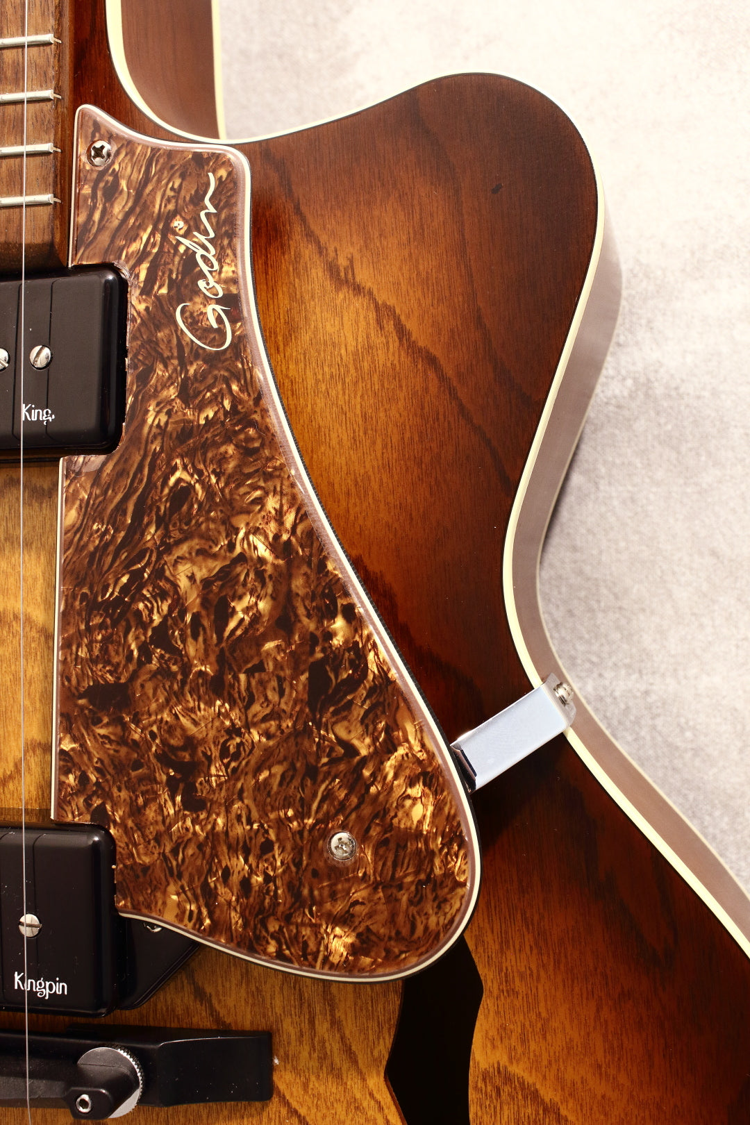 Godin 5th Avenue CW Kingpin II Cognac Burst 2018