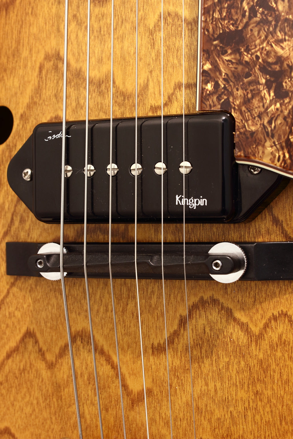 Godin 5th Avenue CW Kingpin II Cognac Burst 2018