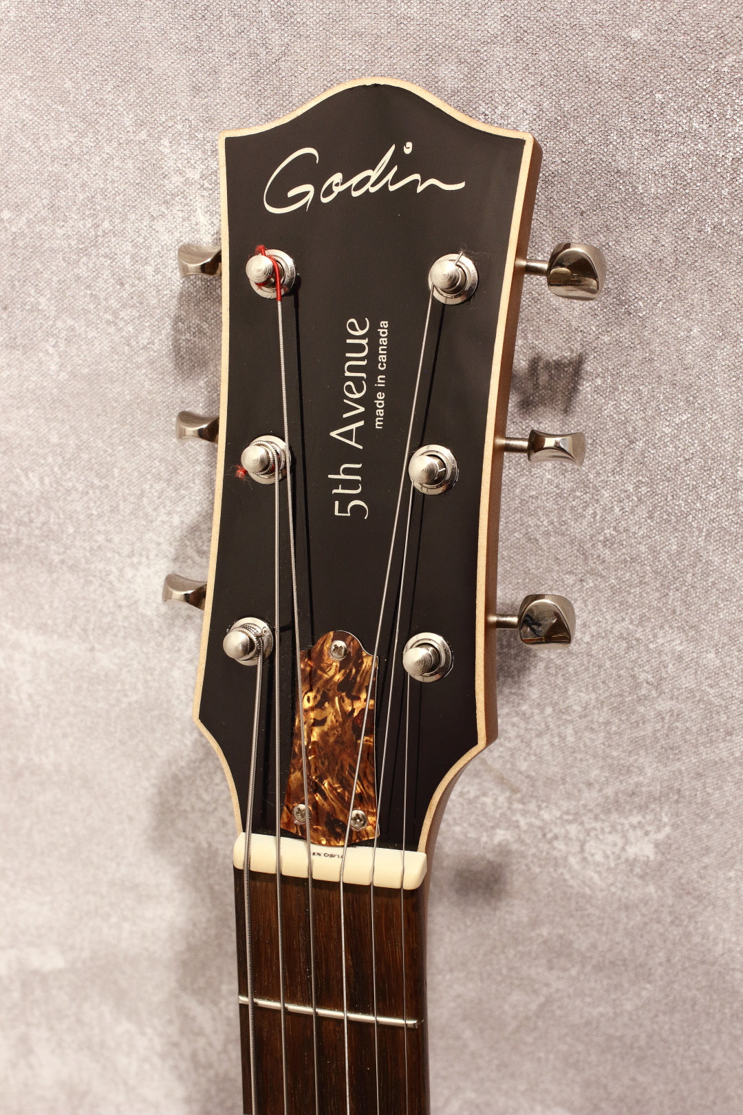 Godin 5th Avenue CW Kingpin II Cognac Burst 2018