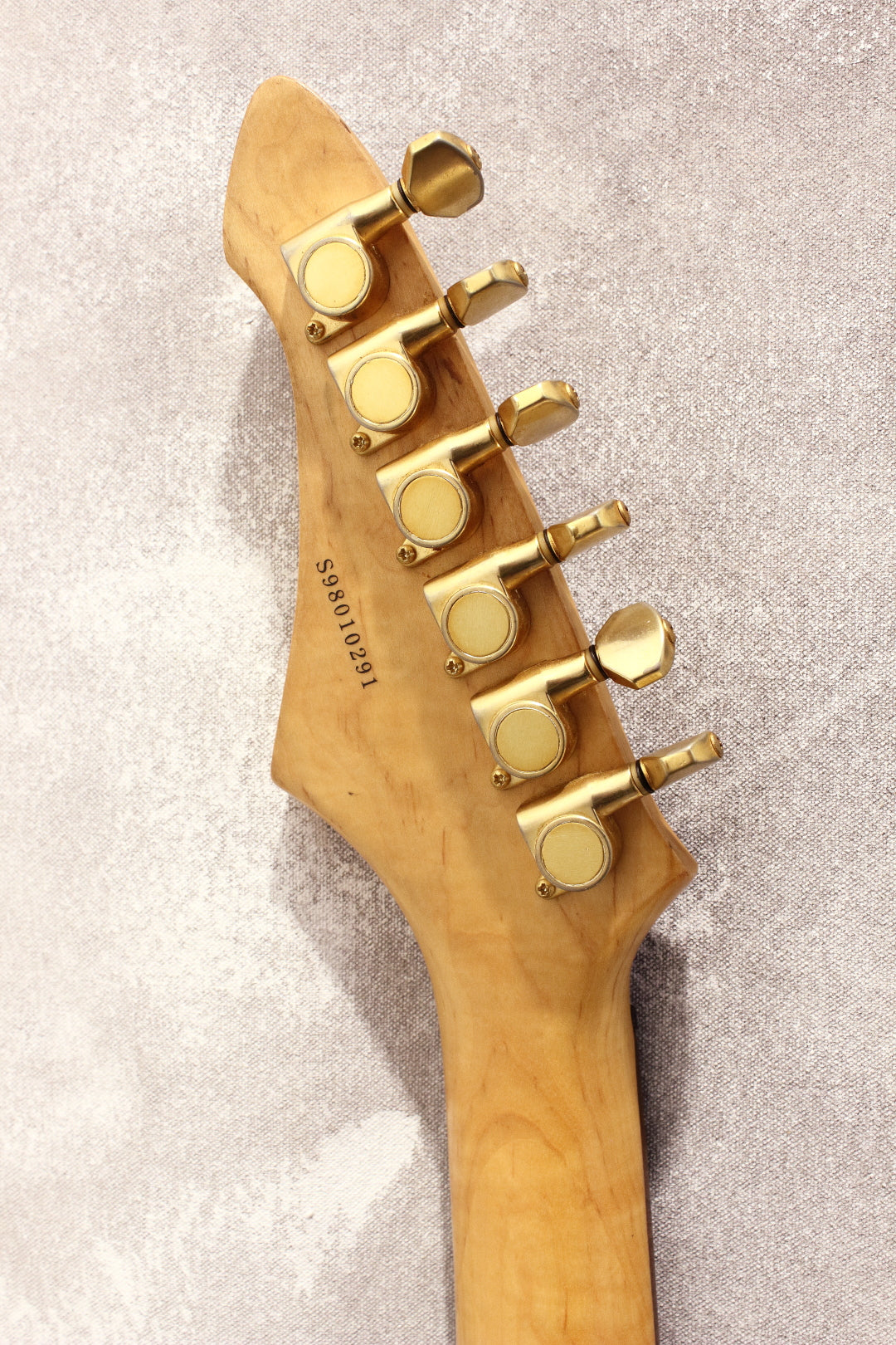 Aria Pro II Magna Series MA-36 Pink Burst 1998