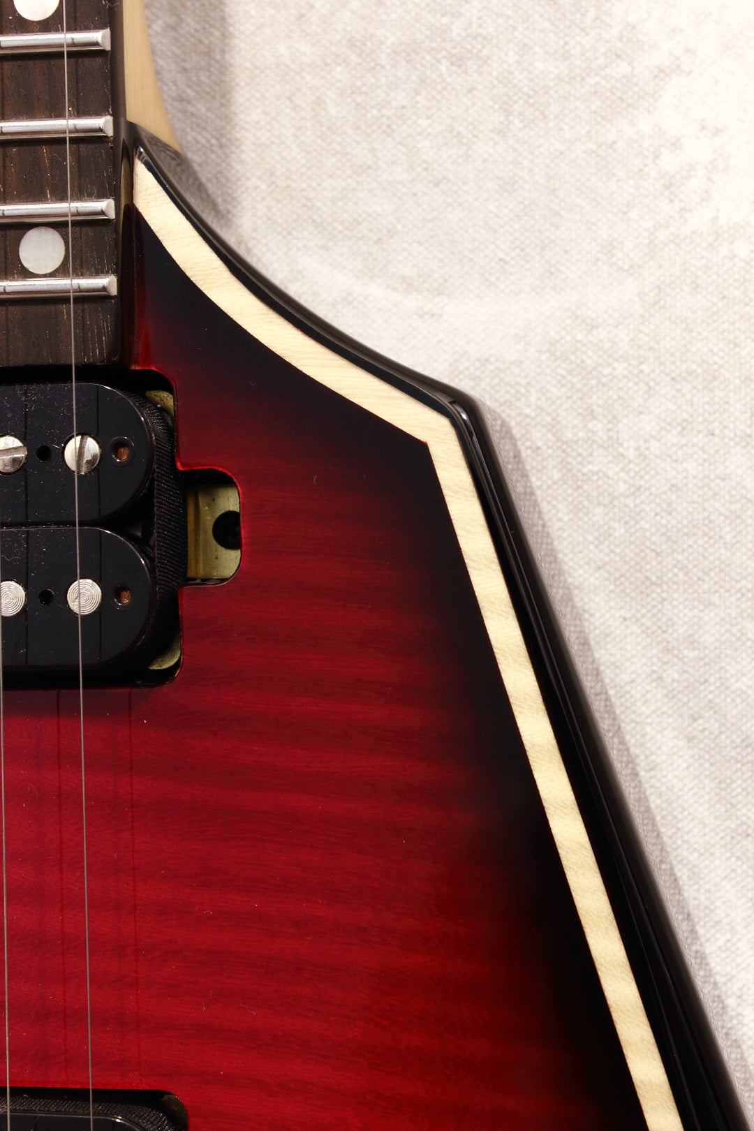 Ormsby Guitars Metal V Red Dead 2021