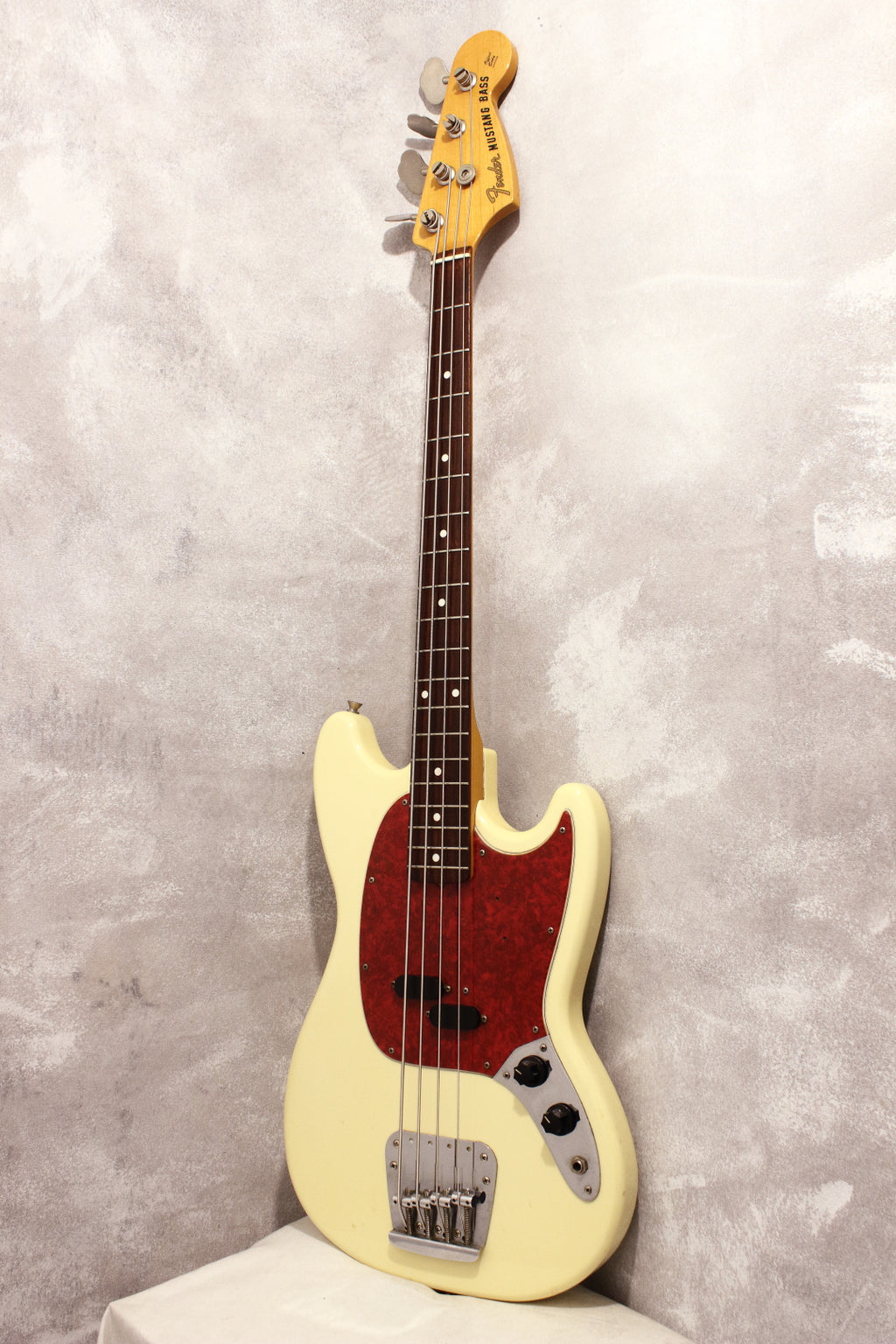 Fender Japan Mustang Bass MB98-70SD Vintage White 1998