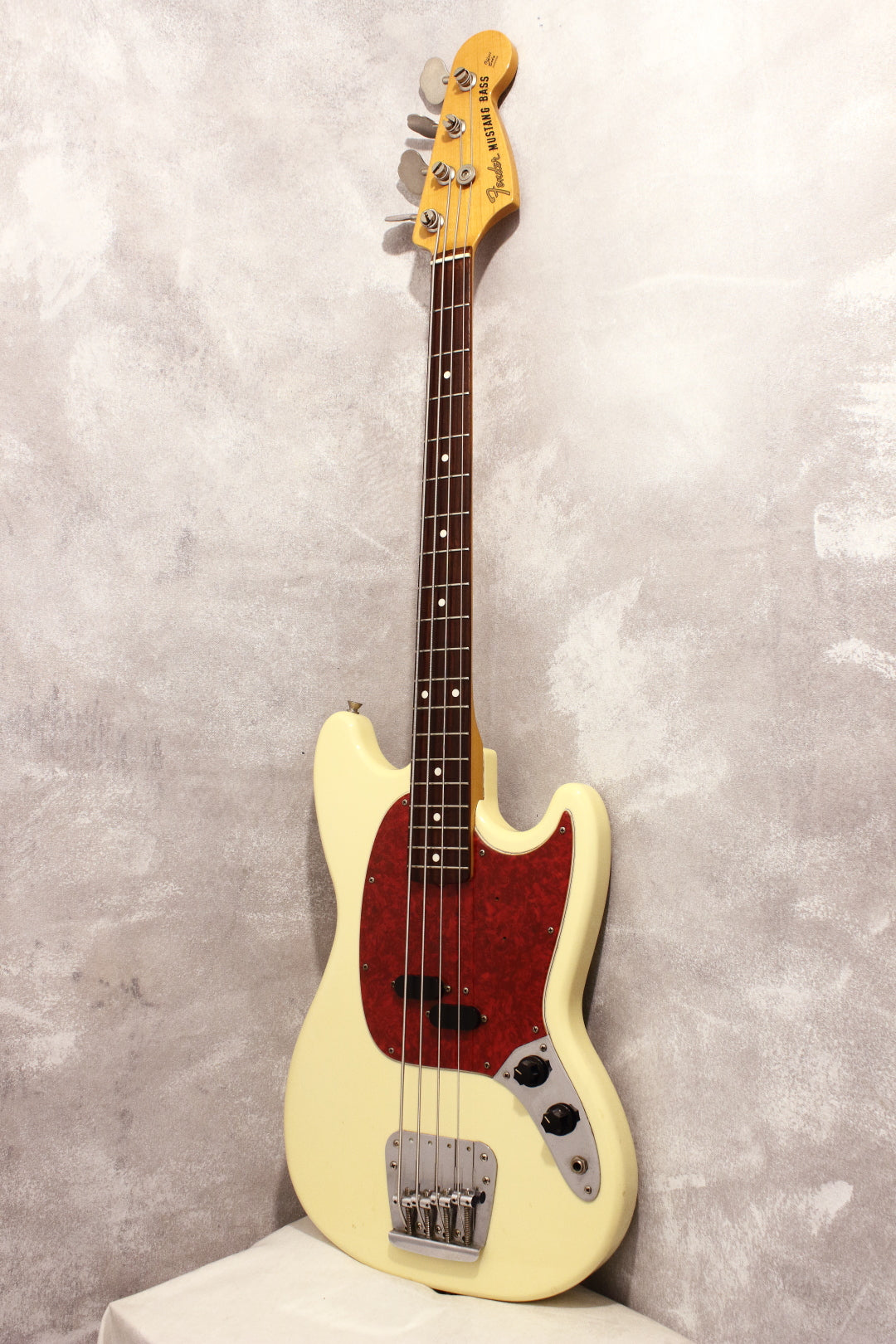 Fender Japan Mustang Bass MB98-70SD Vintage White 1998