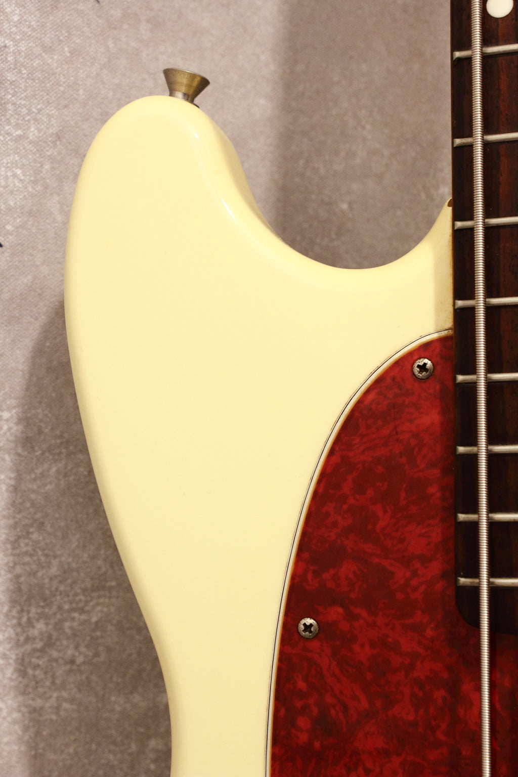 Fender Japan Mustang Bass MB98-70SD Vintage White 1998