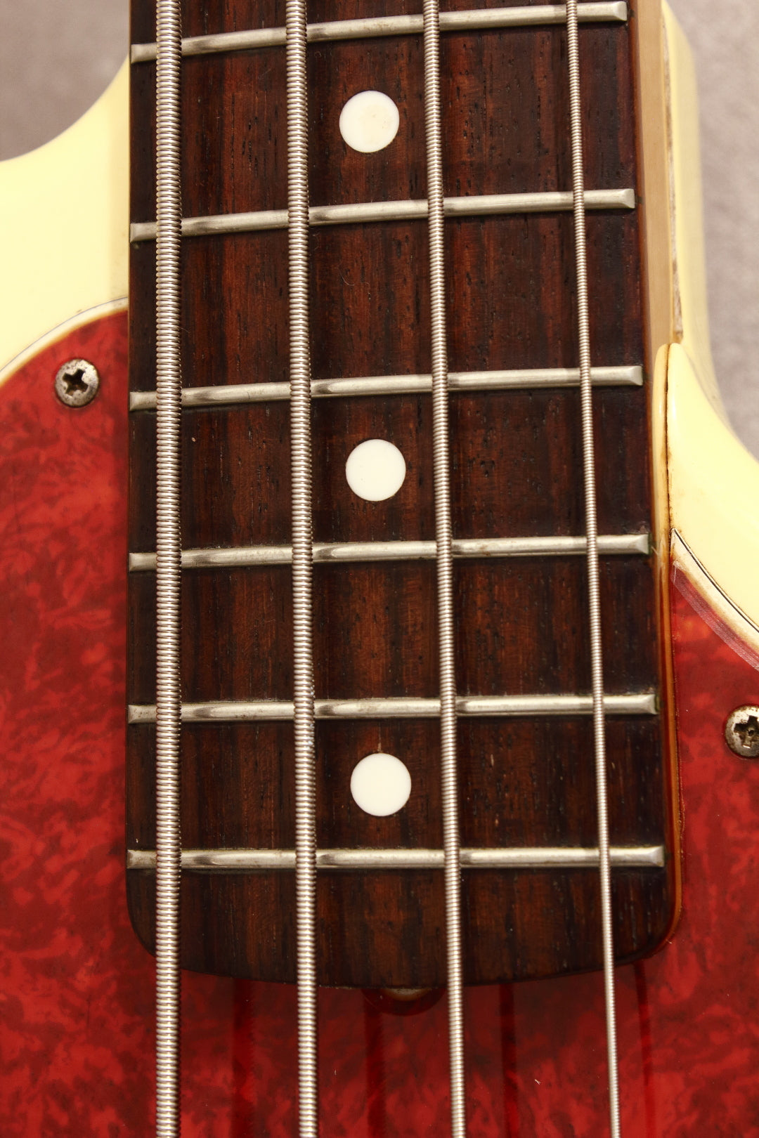 Fender Japan Mustang Bass MB98-70SD Vintage White 1998