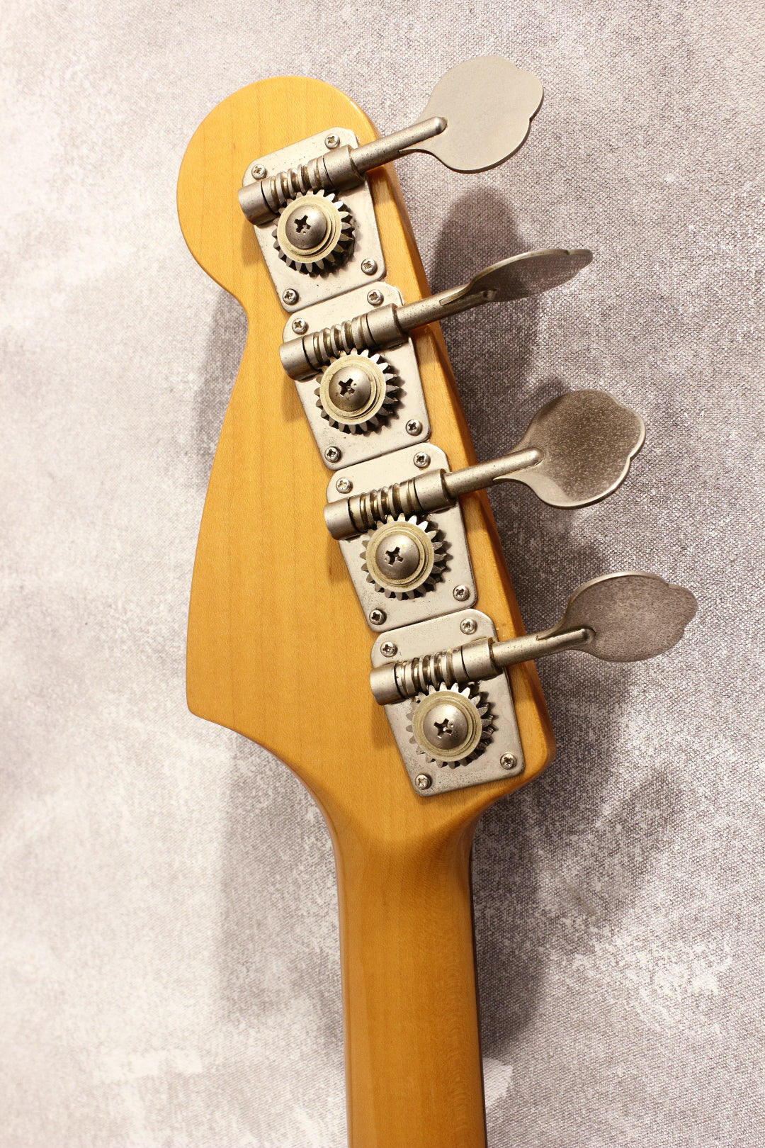 Fender Japan Mustang Bass MB98-70SD Vintage White 1998