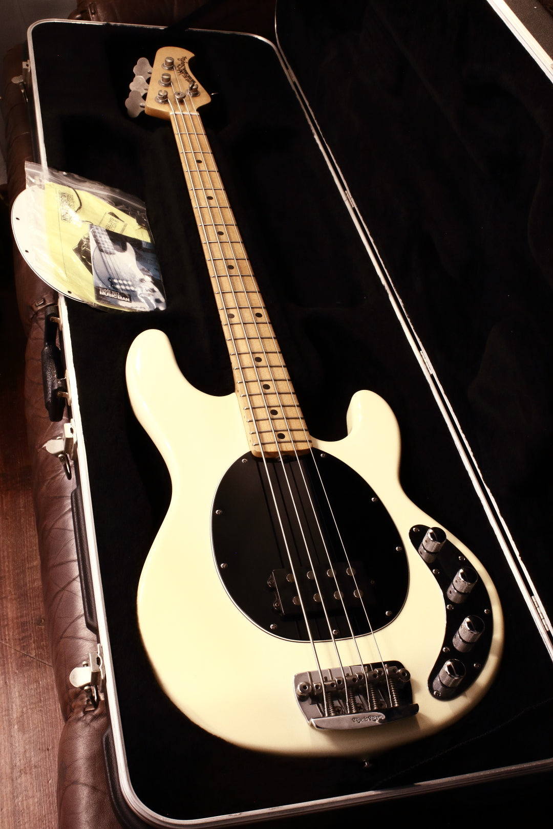 Ernie Ball Music Man StingRay 4H Olympic White 2005