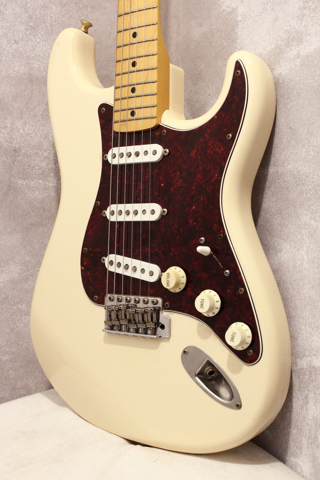 Fender Japan '68 Stratocaster ST68-85TX Vintage White 2005