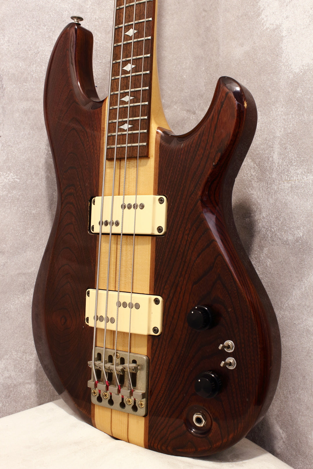 Aria Pro II TSB-650 Thor Sound Bass Walnut Stain 1982