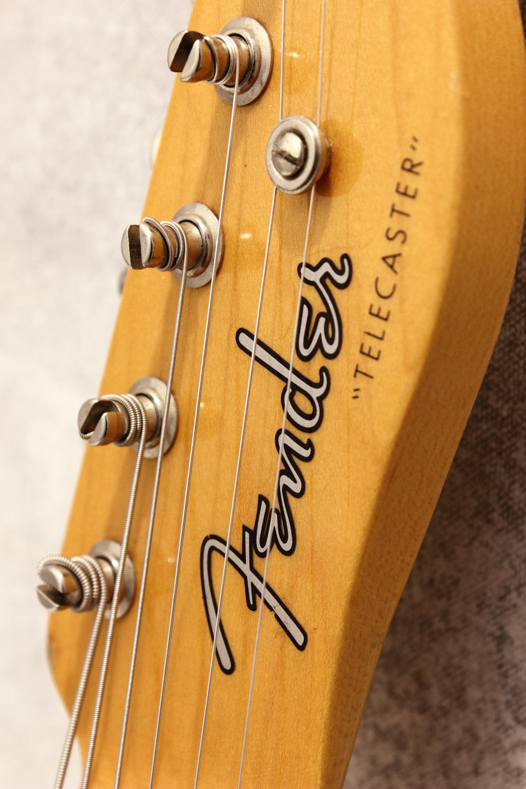 Fender American Vintage '52 Telecaster Butterscotch 2004