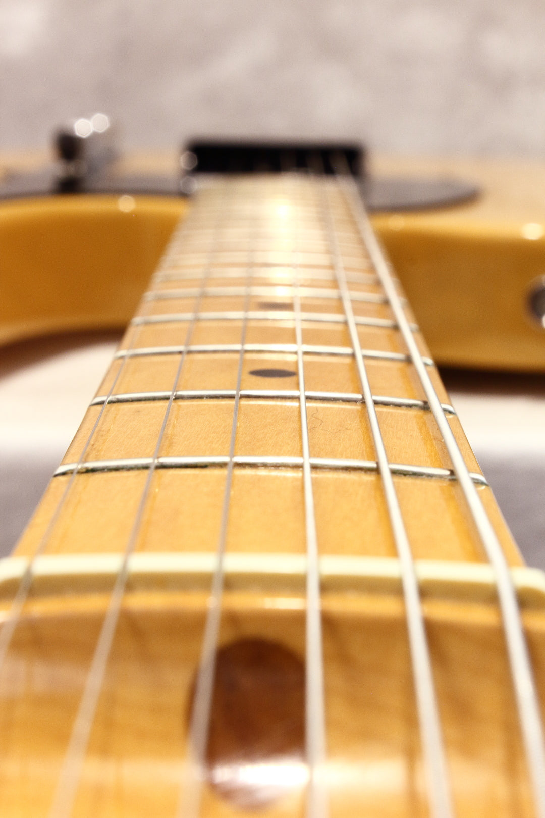 Fender American Vintage '52 Telecaster Butterscotch 2004