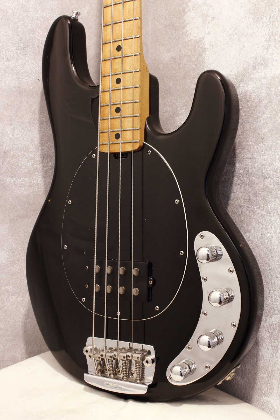 Ernie Ball Music Man StingRay 4H Black 2007