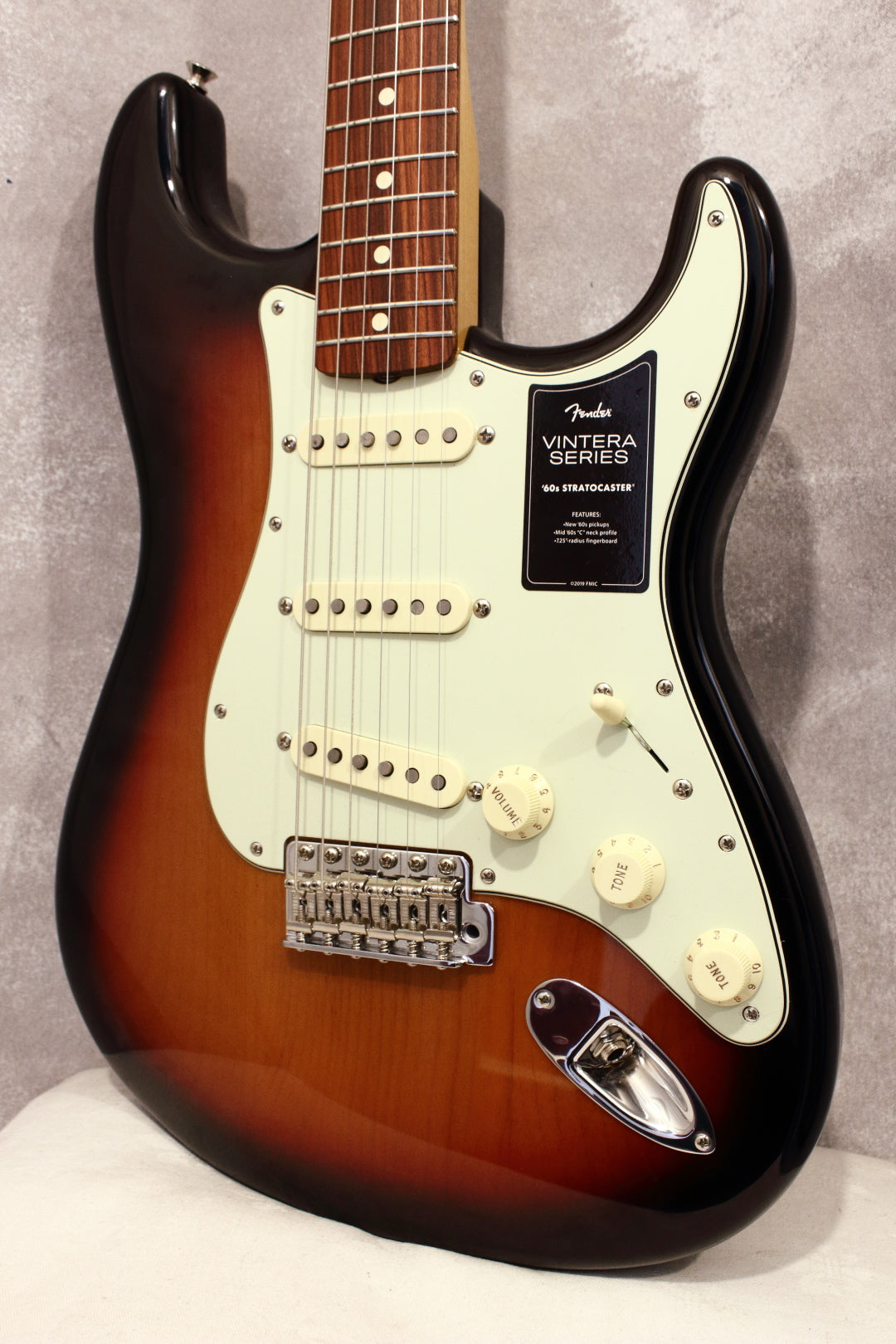 Fender Vintera '60s Stratocaster Sunburst 2020