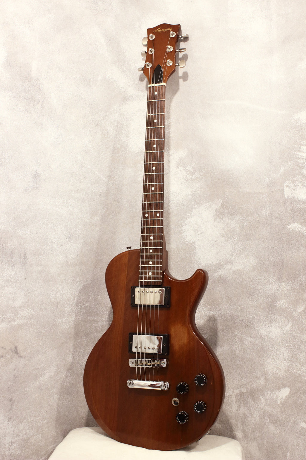 Harmony H732 Marquis Walnut 1982