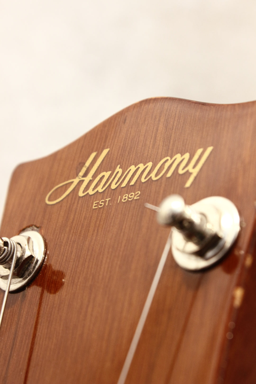 Harmony H732 Marquis Walnut 1982