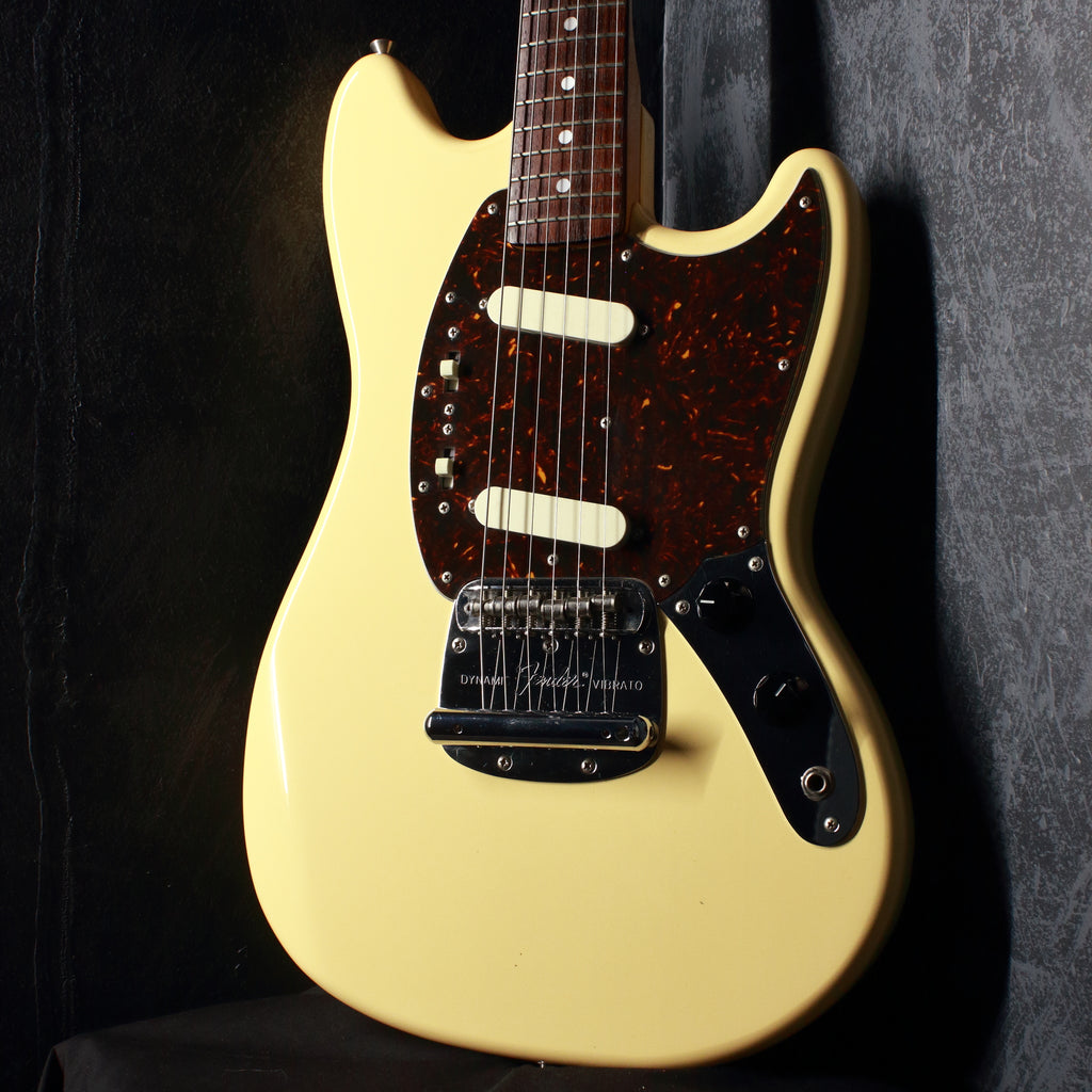 Fender Japan '69 Mustang MG69-65 Yellow White 2004