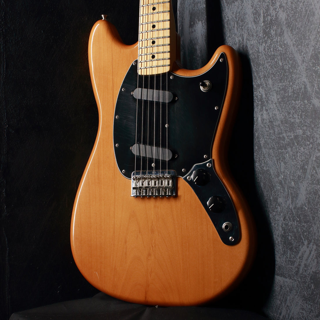 Fender Offset Series Mustang Faded Mocha 2017