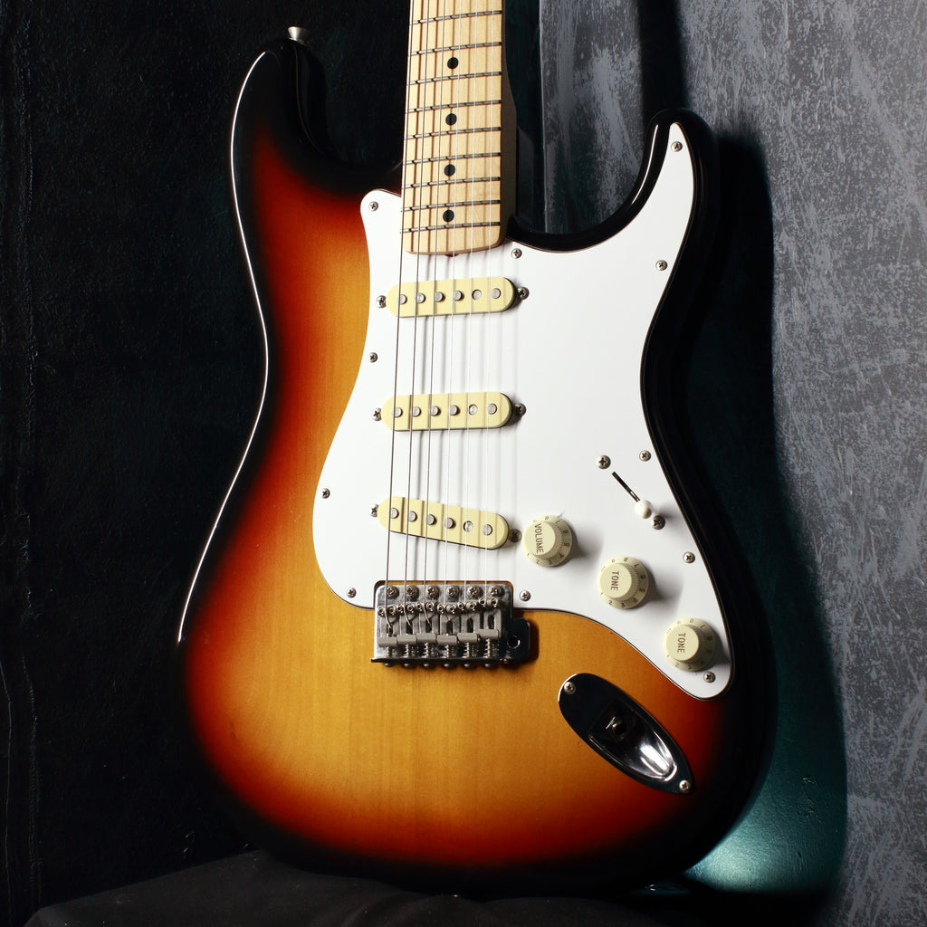 Fender Japan Standard Stratocaster ST-STD Sunburst 2010