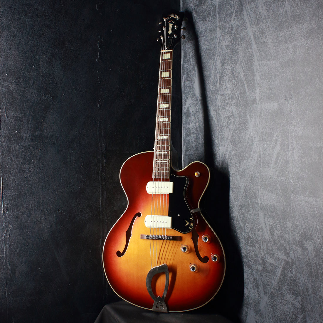 Guild Newark St X-175 Manhattan Sunburst 2013